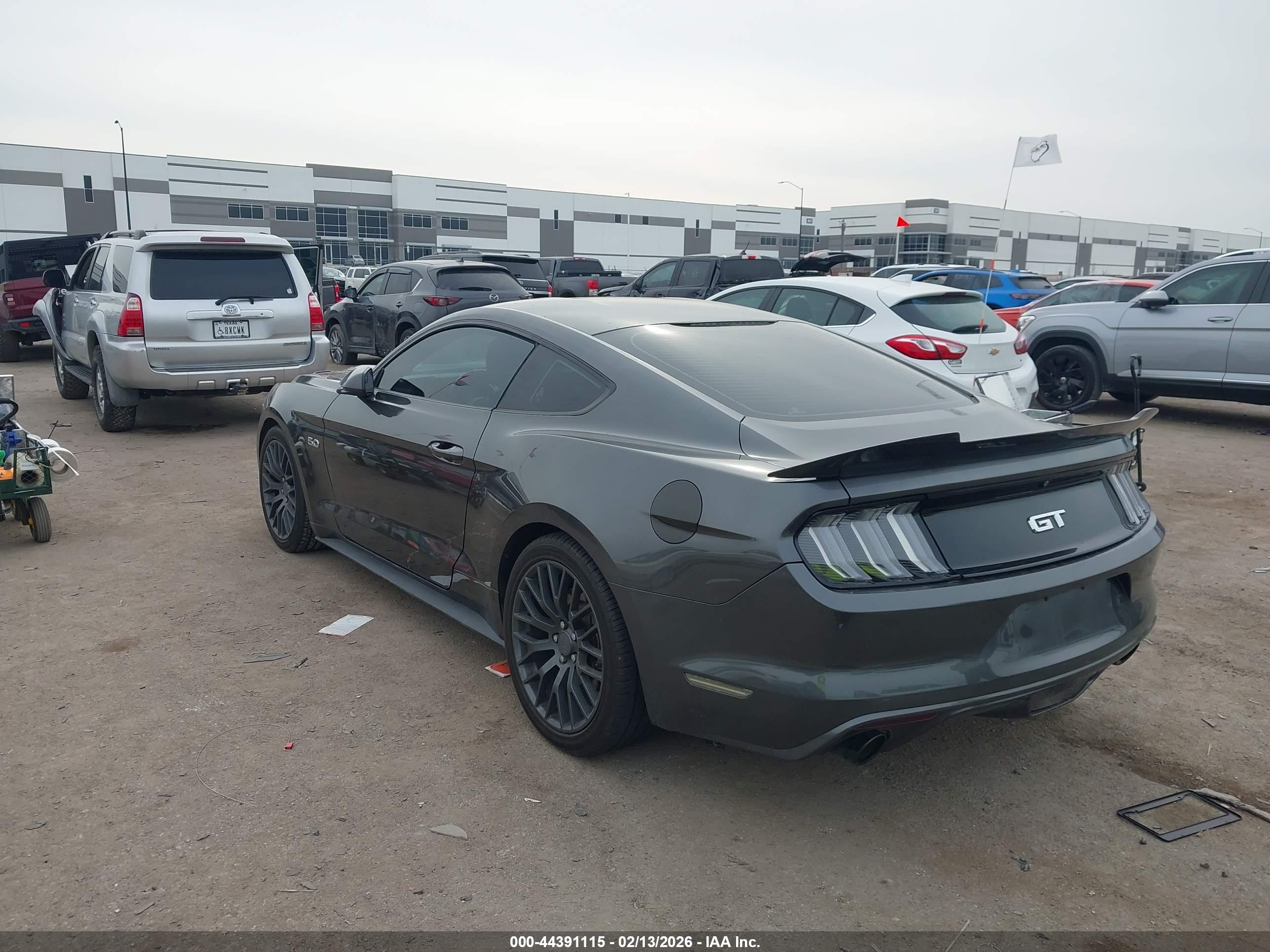 FORD MUSTANG image 3