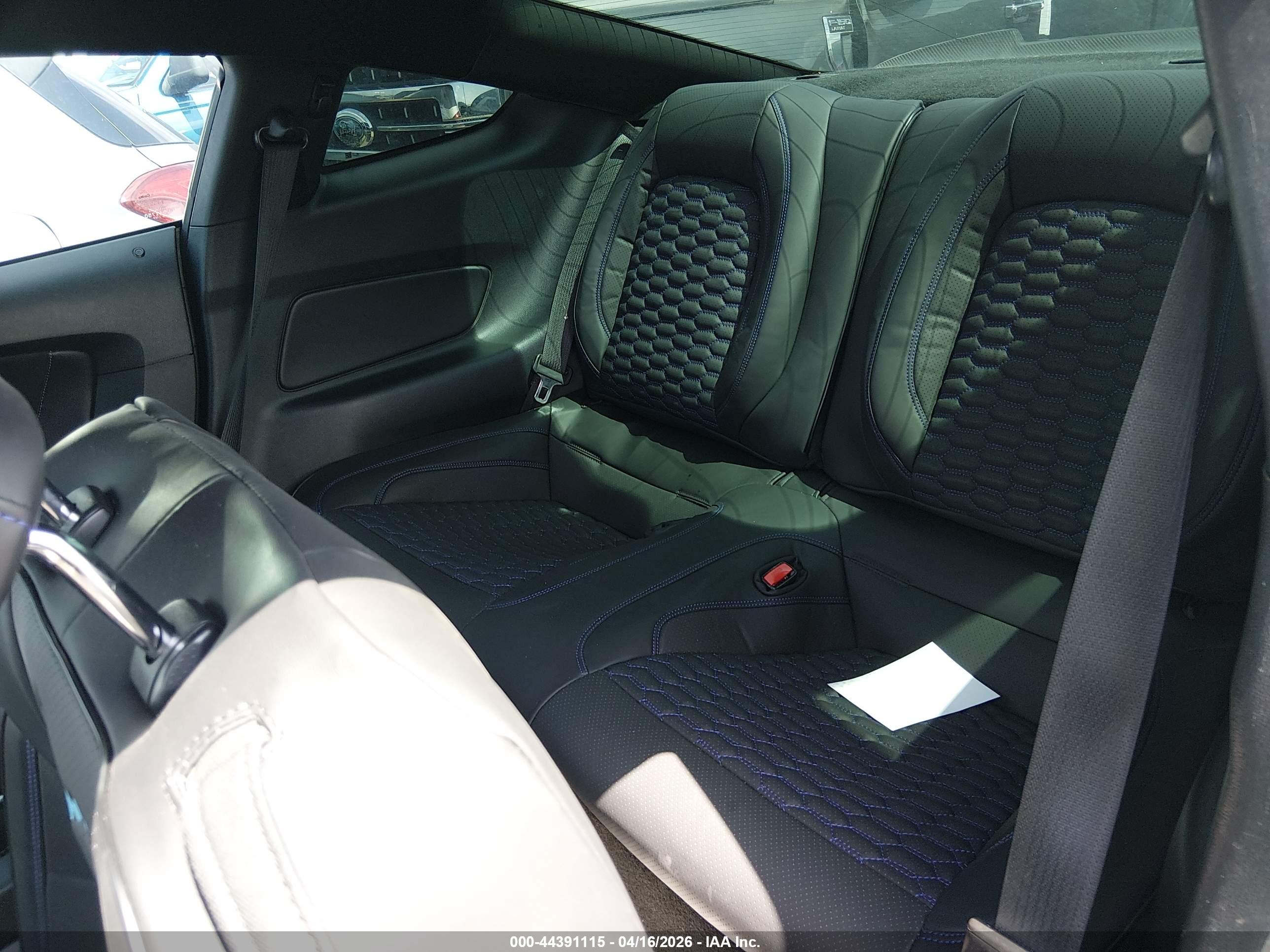FORD MUSTANG image 8