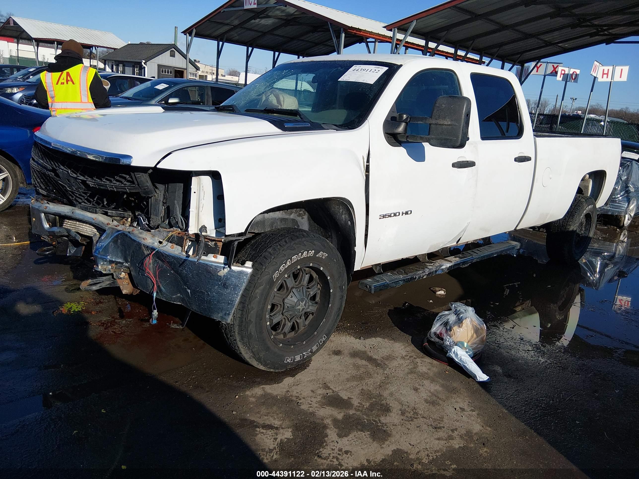 CHEVROLET SILVERADO image 2