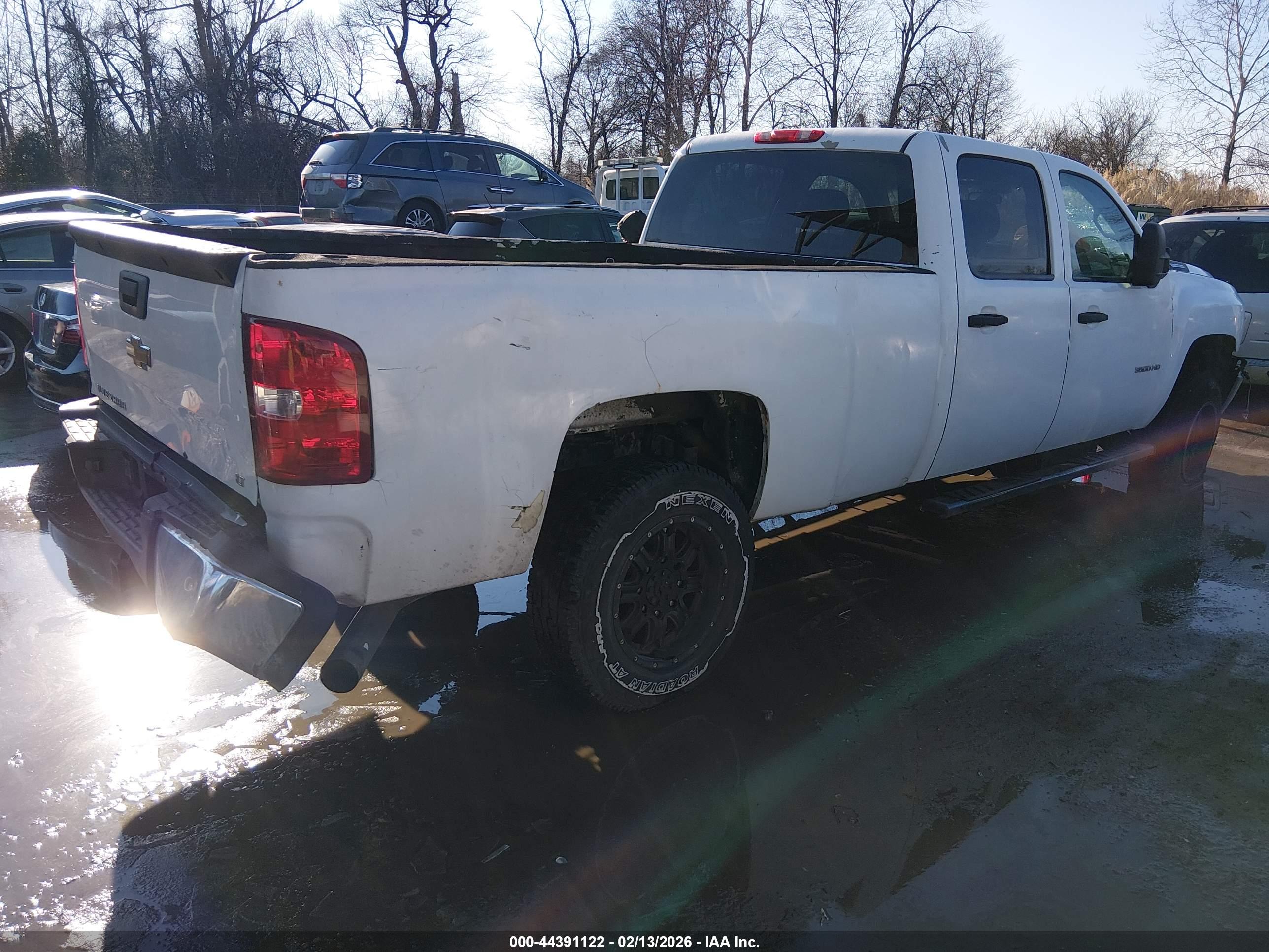 CHEVROLET SILVERADO image 4