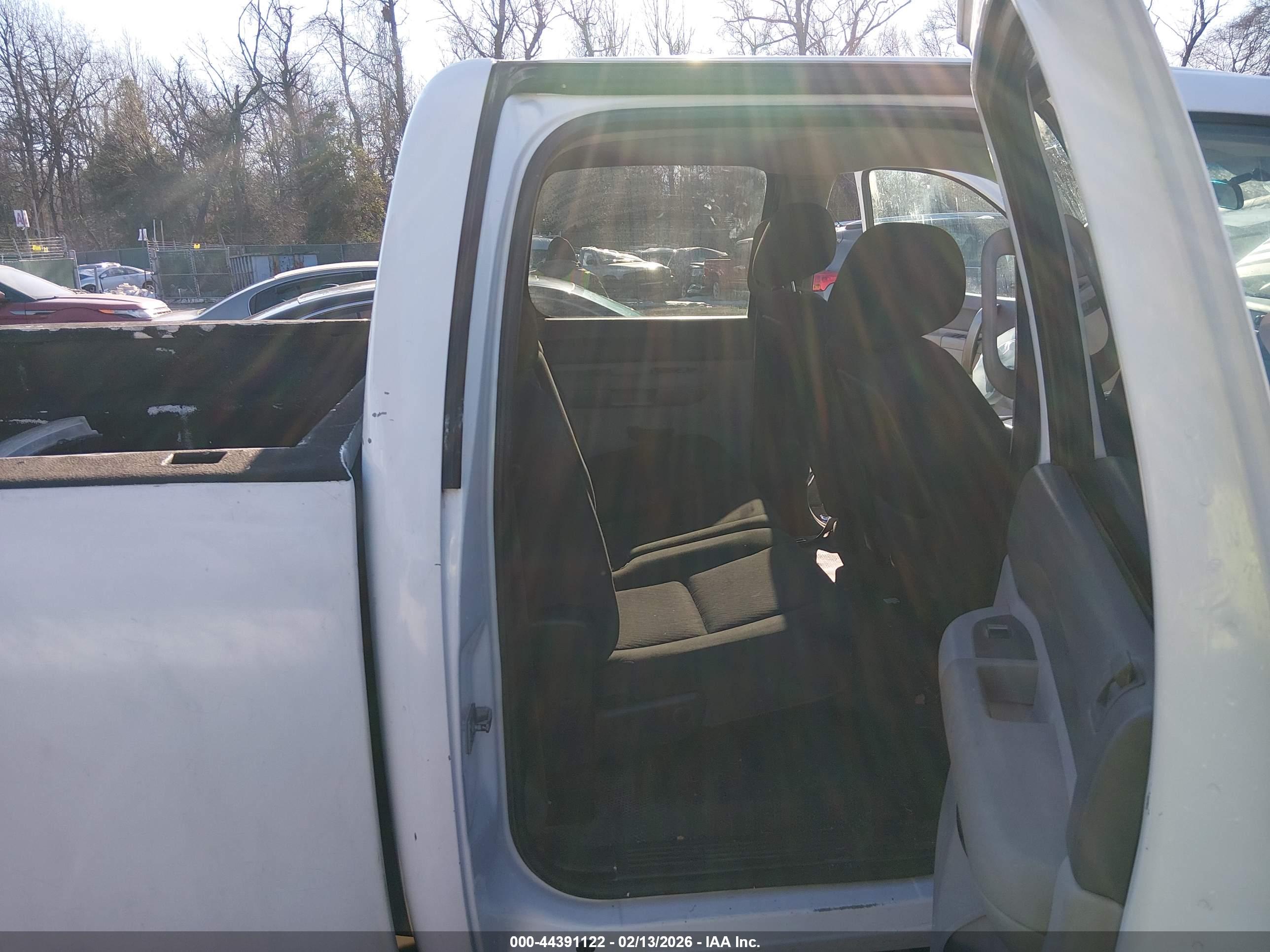 CHEVROLET SILVERADO image 8