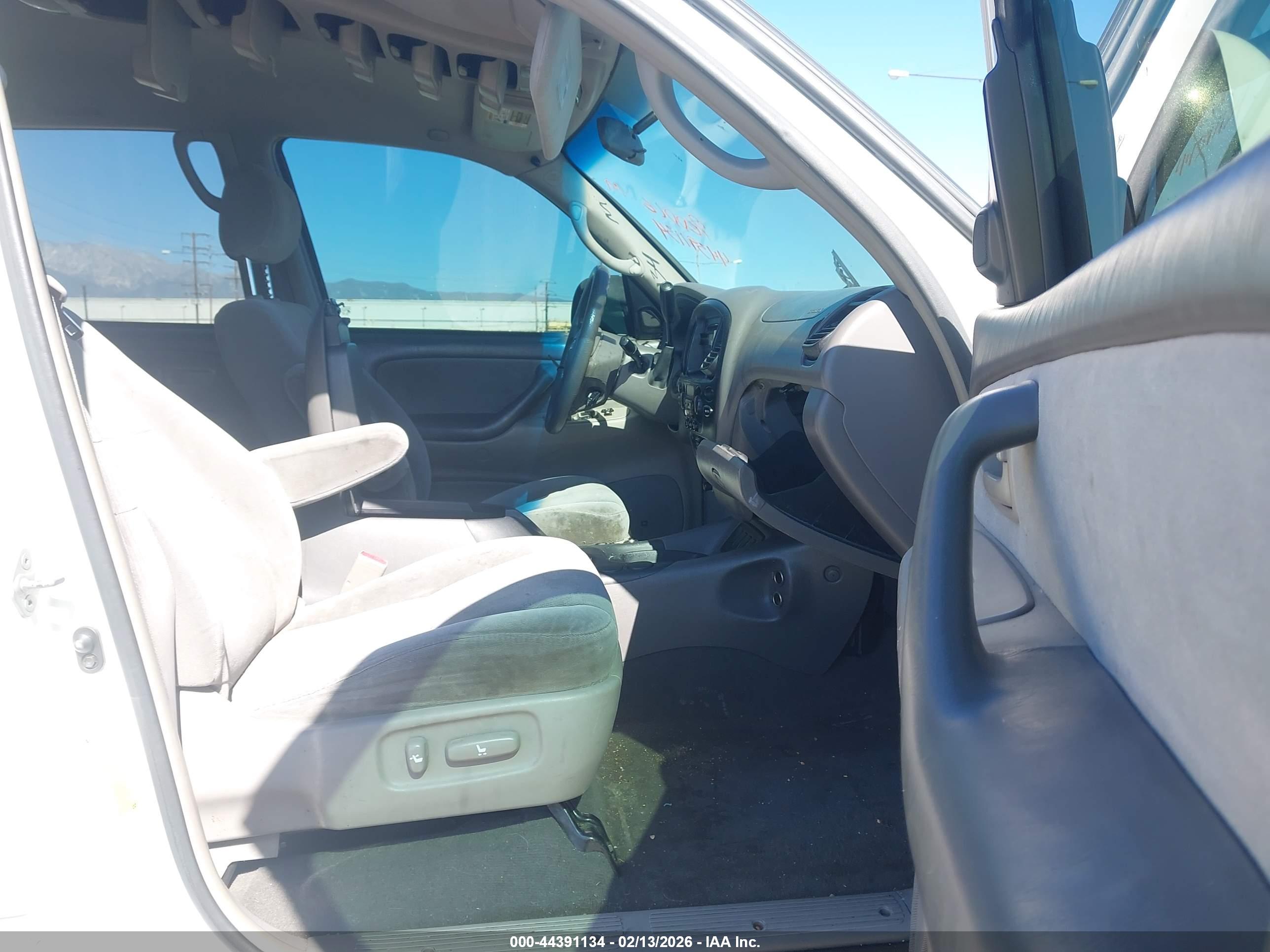 TOYOTA SEQUOIA image 5