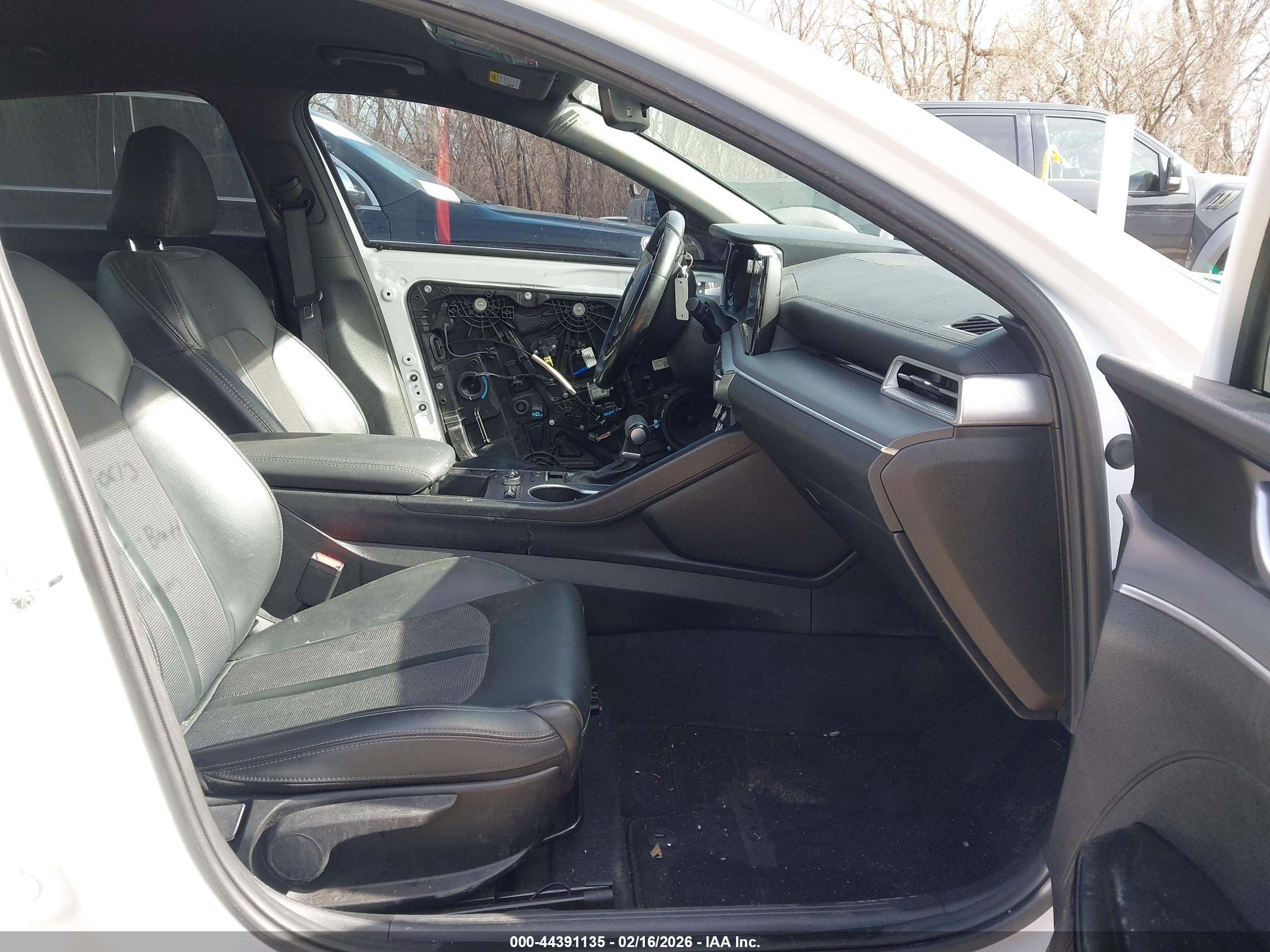 KIA K5 image 5