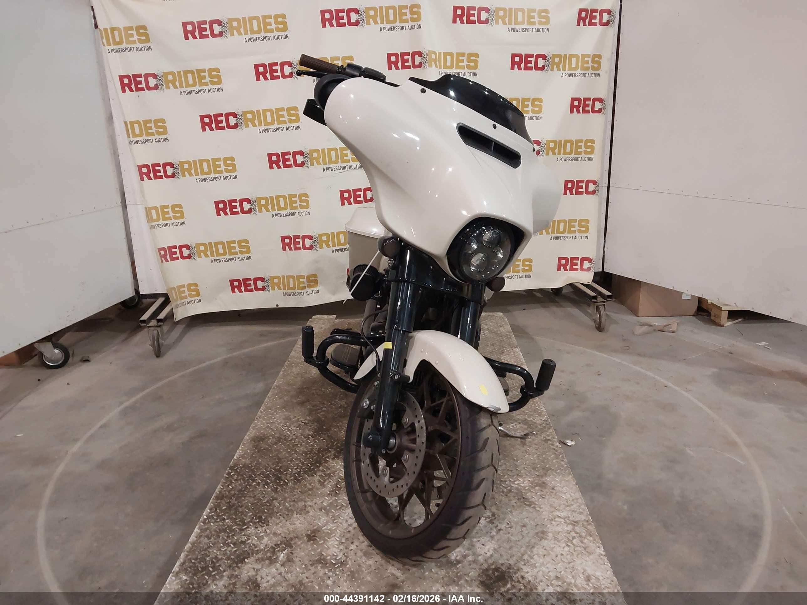 HARLEY-DAVIDSON FLHXST image 5