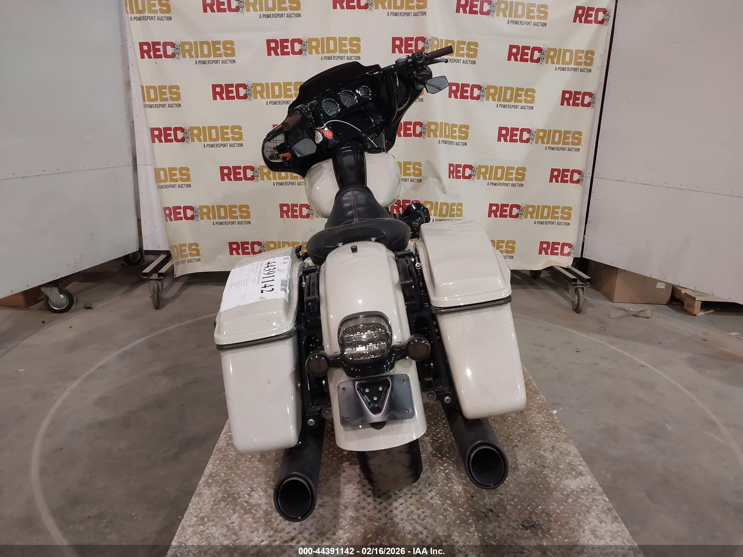 HARLEY-DAVIDSON FLHXST image 6