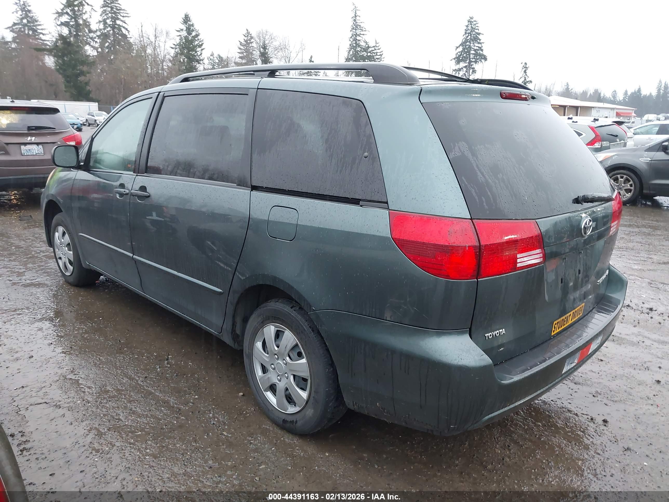 TOYOTA SIENNA image 3