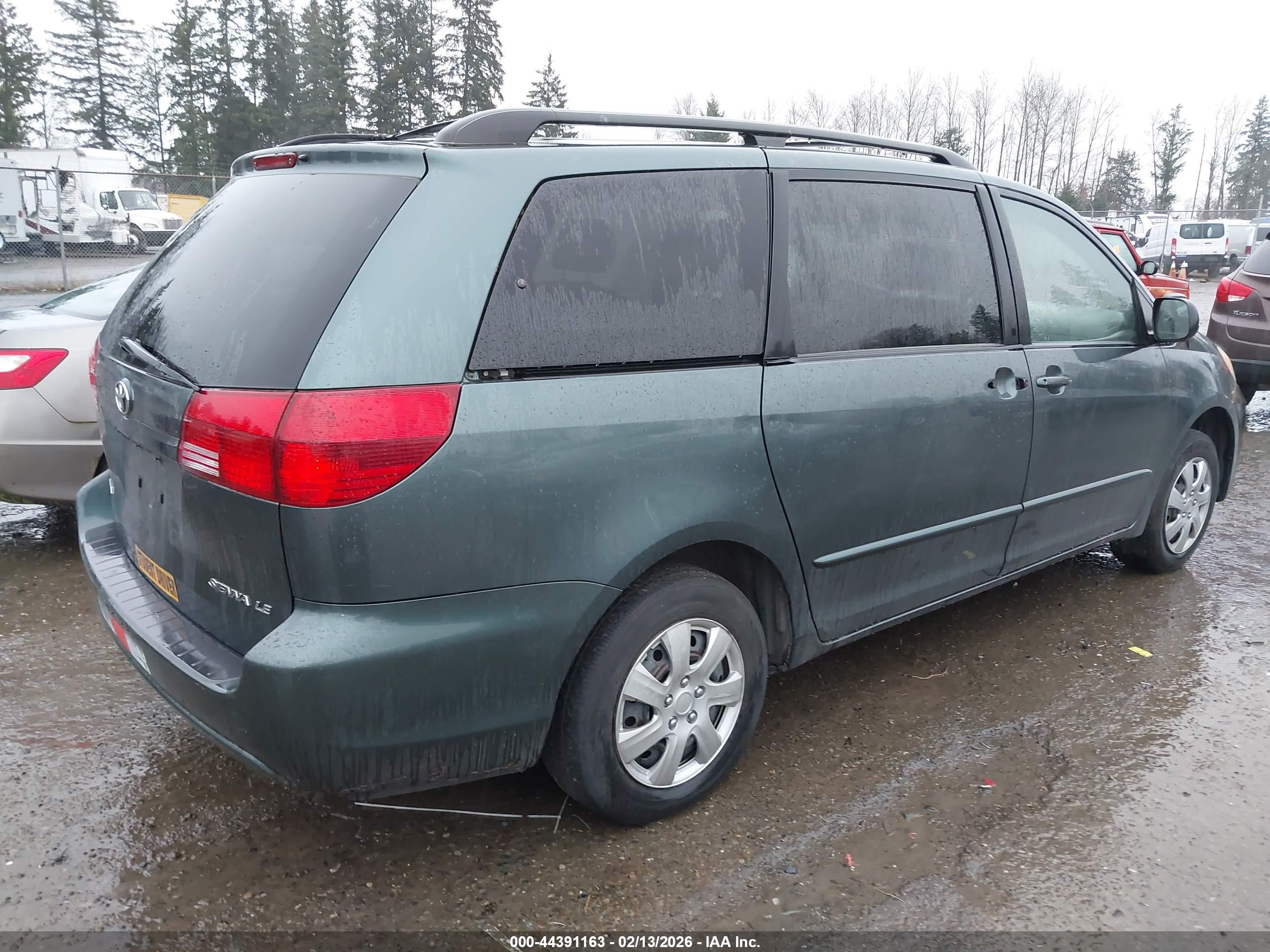 TOYOTA SIENNA image 4