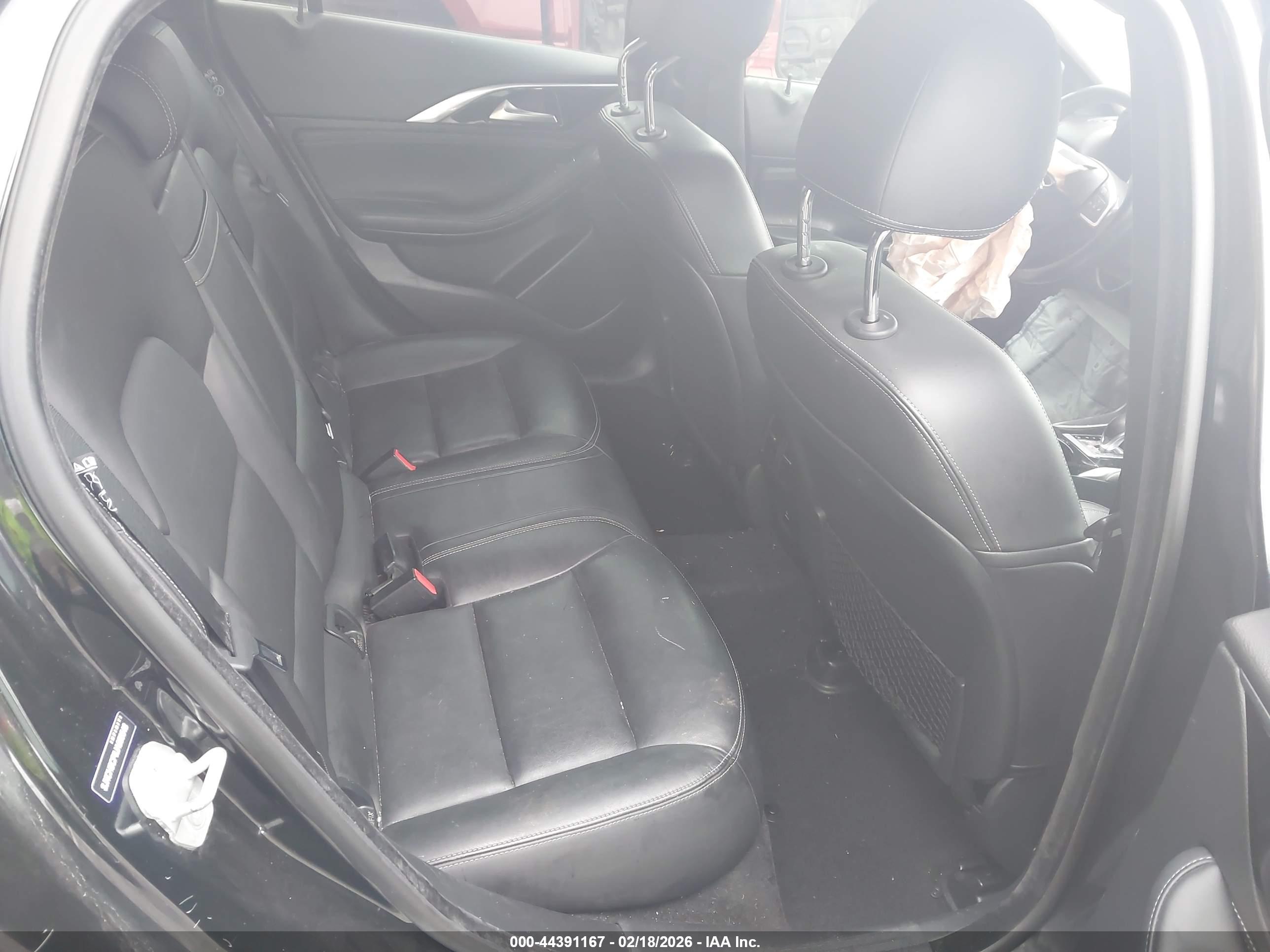 INFINITI QX30 image 8