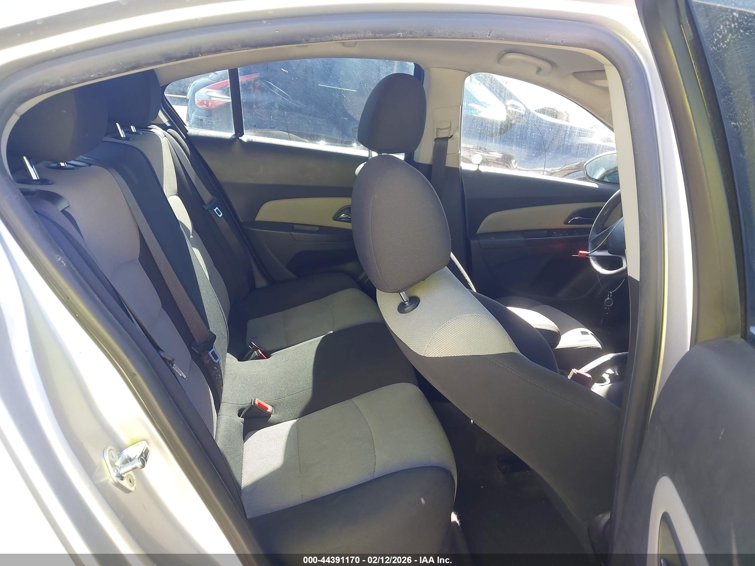 CHEVROLET CRUZE image 8