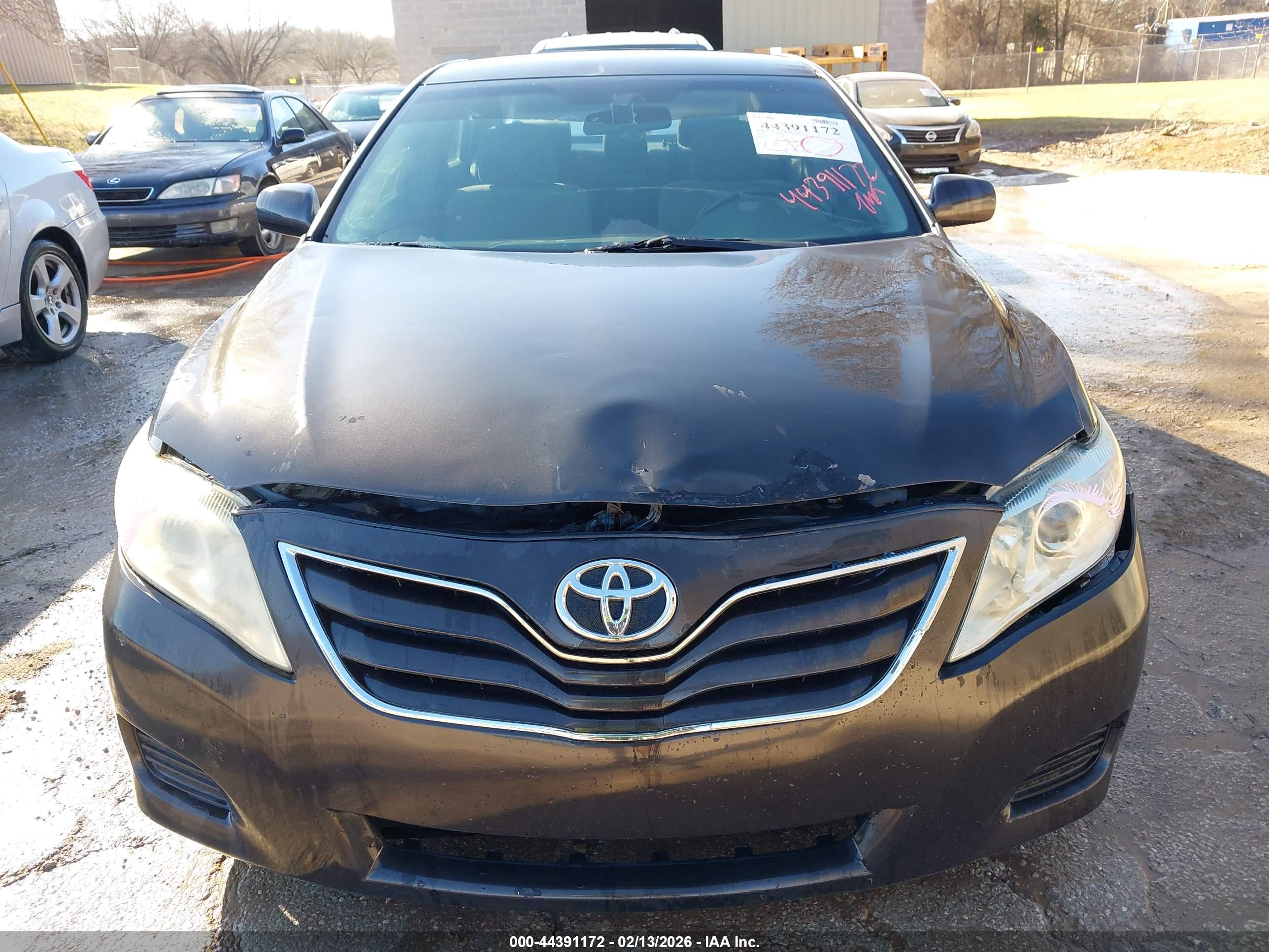 TOYOTA CAMRY image 6