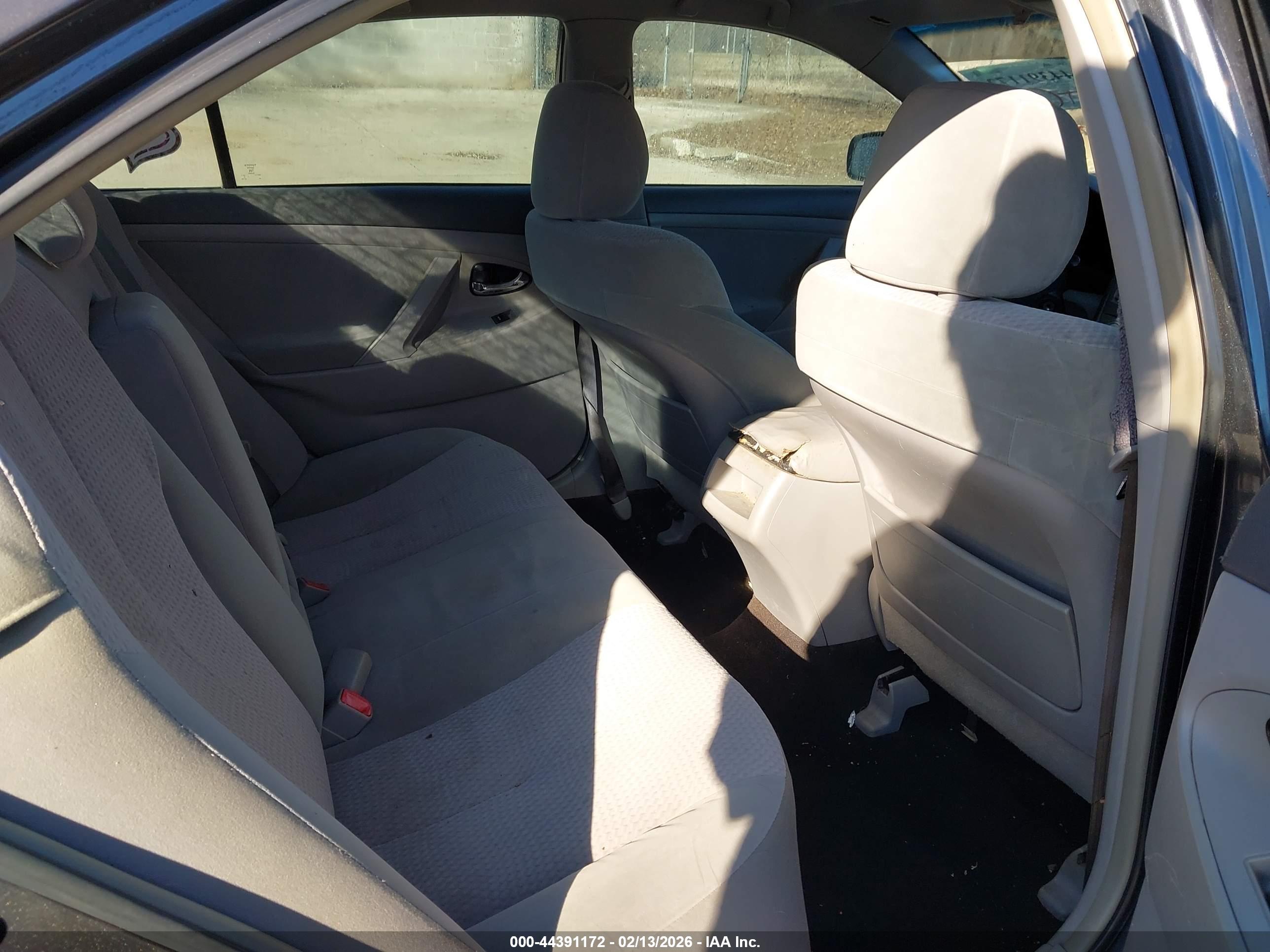 TOYOTA CAMRY image 8
