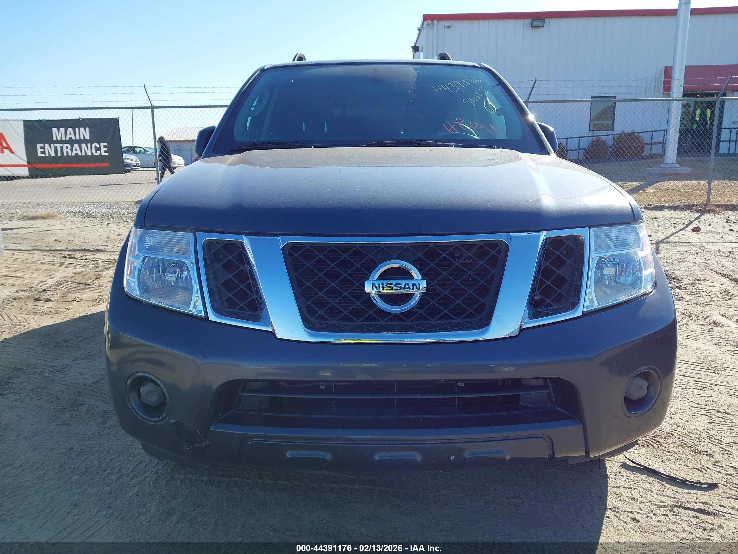 NISSAN PATHFINDER image 6