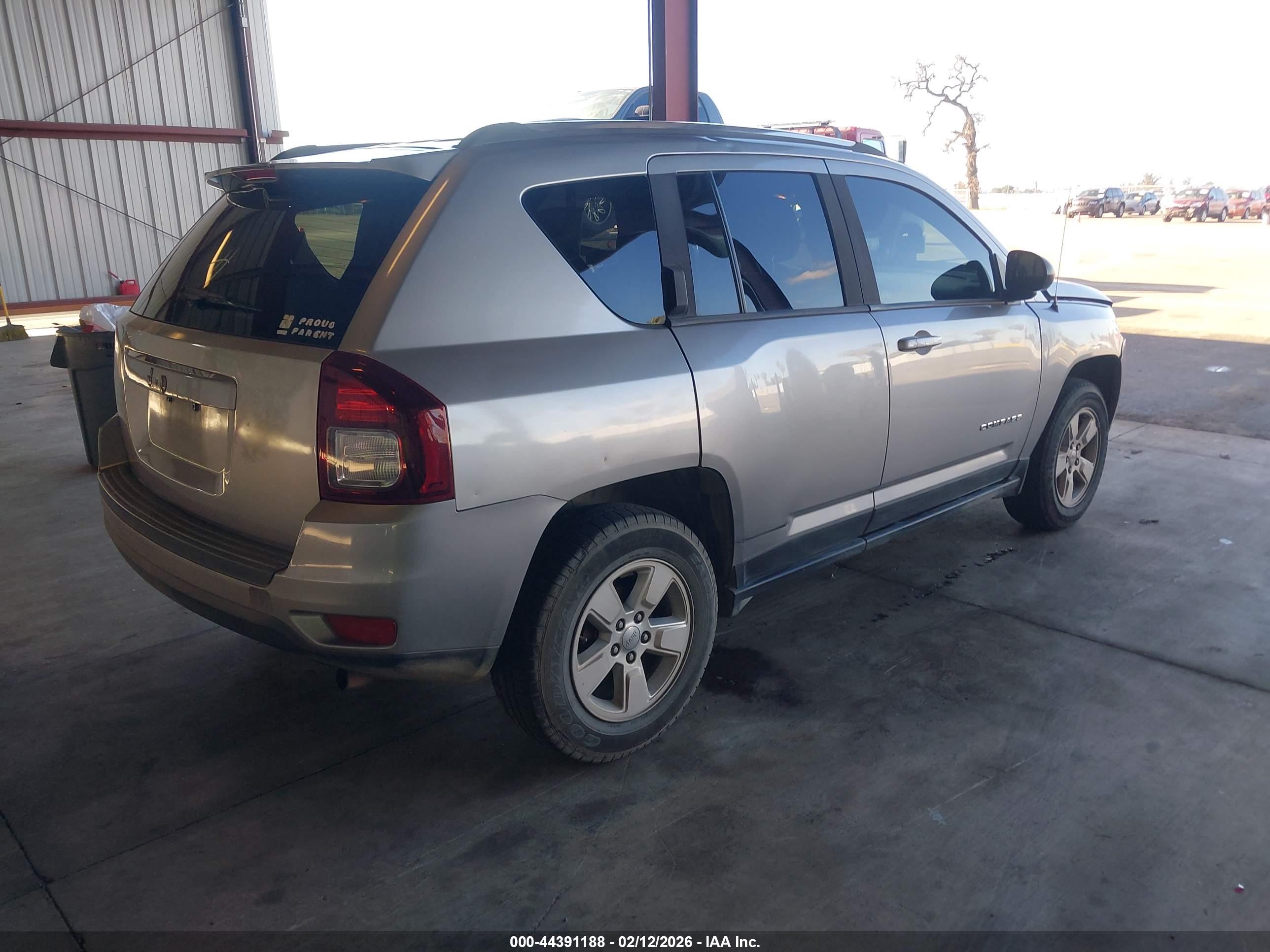 JEEP COMPASS image 4