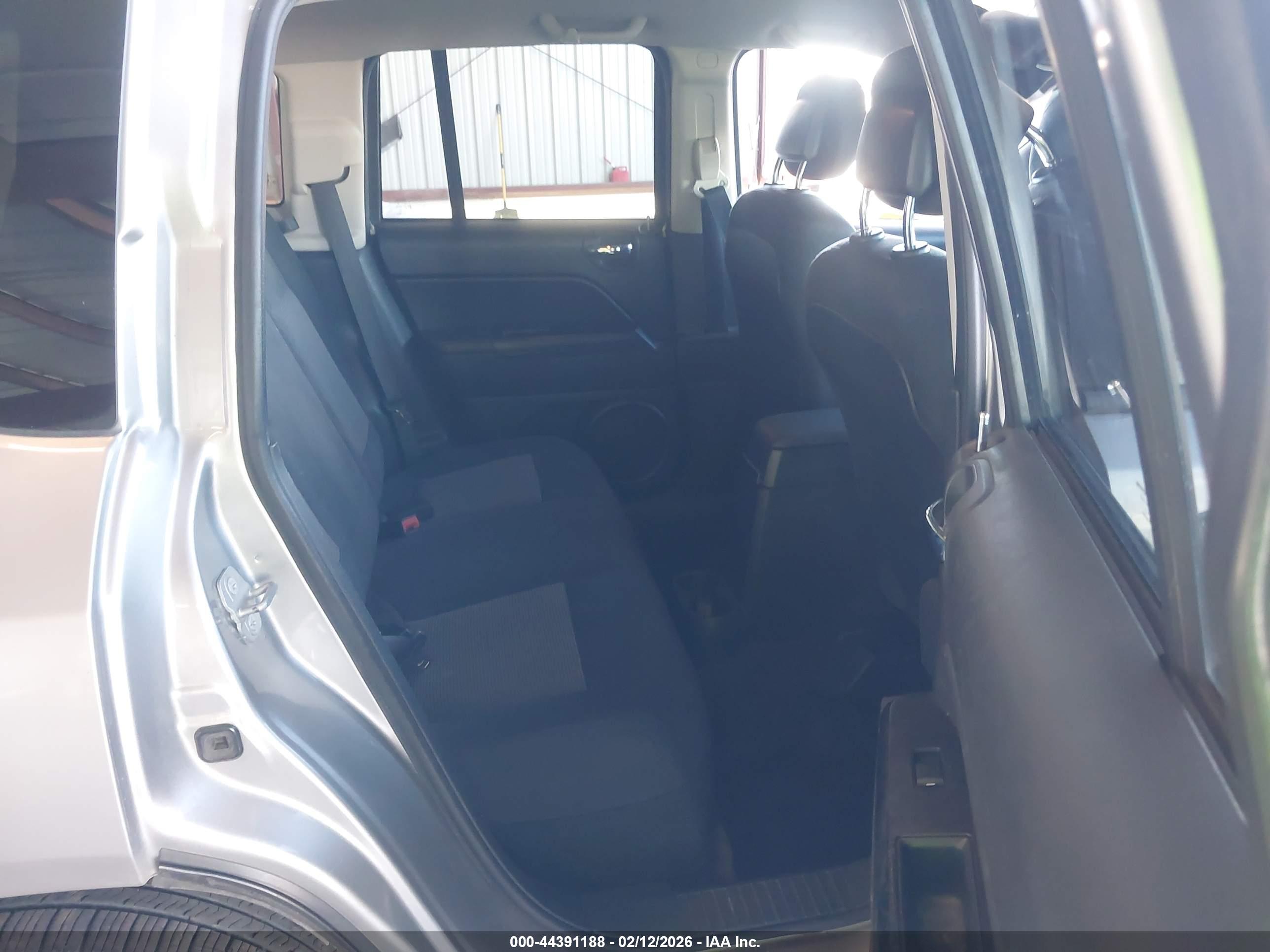 JEEP COMPASS image 8
