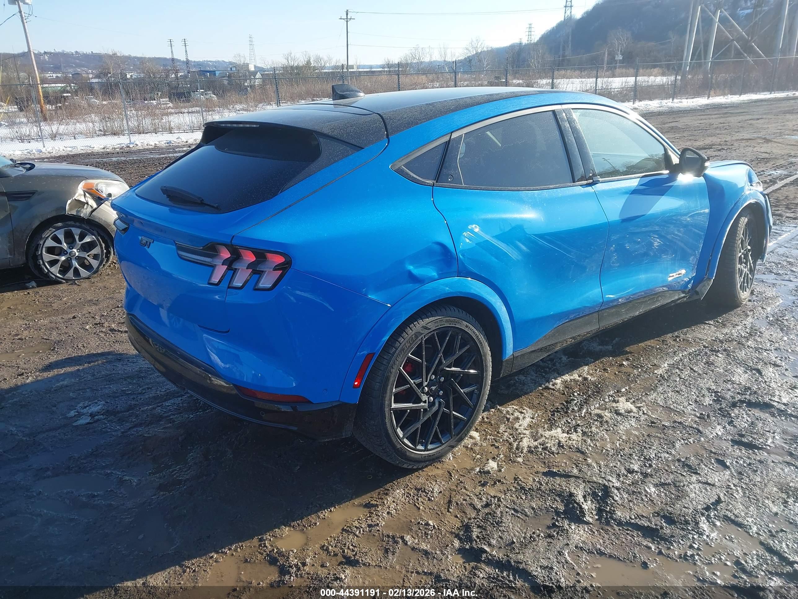 FORD MUSTANG image 4