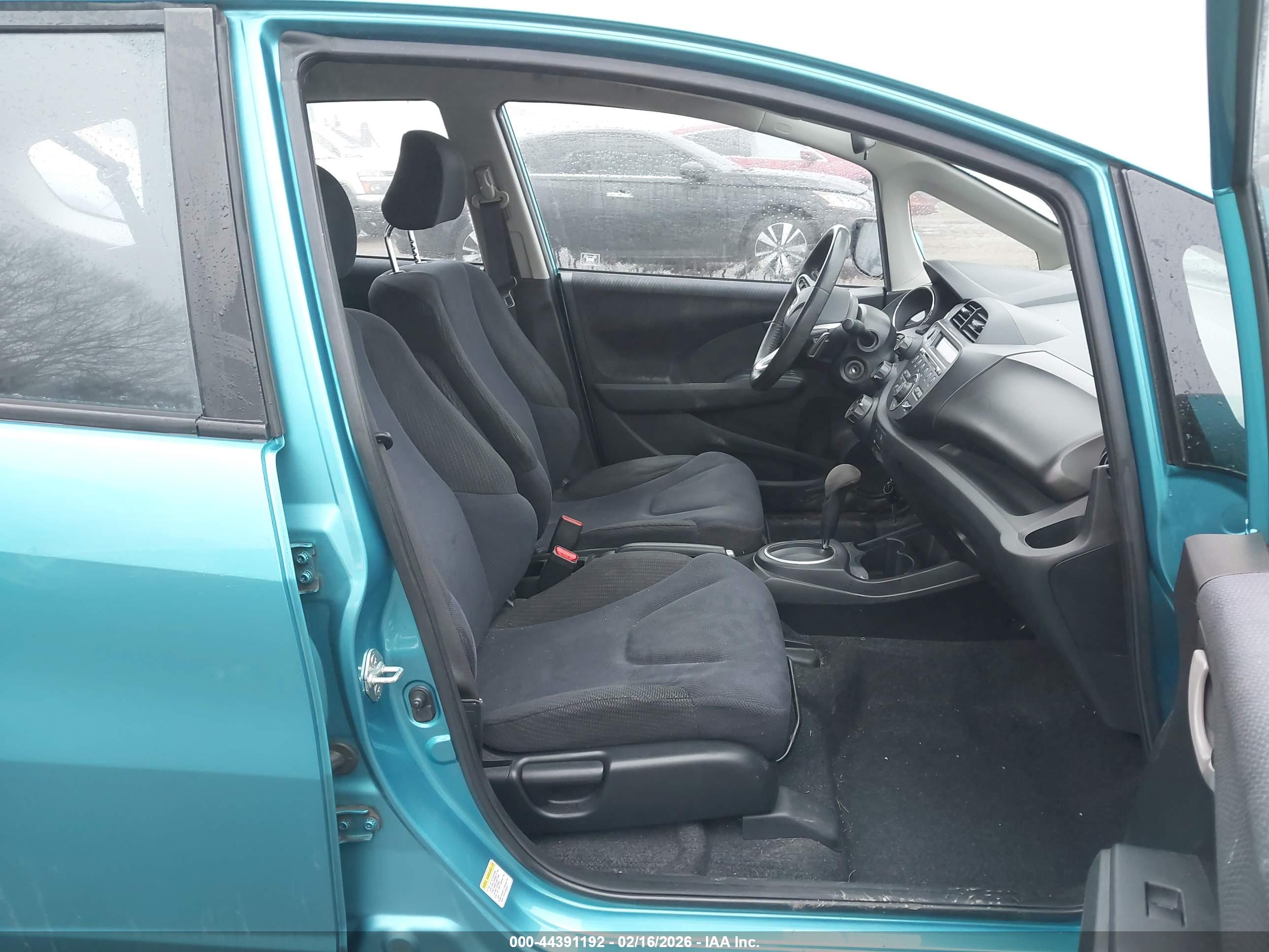 HONDA FIT image 5