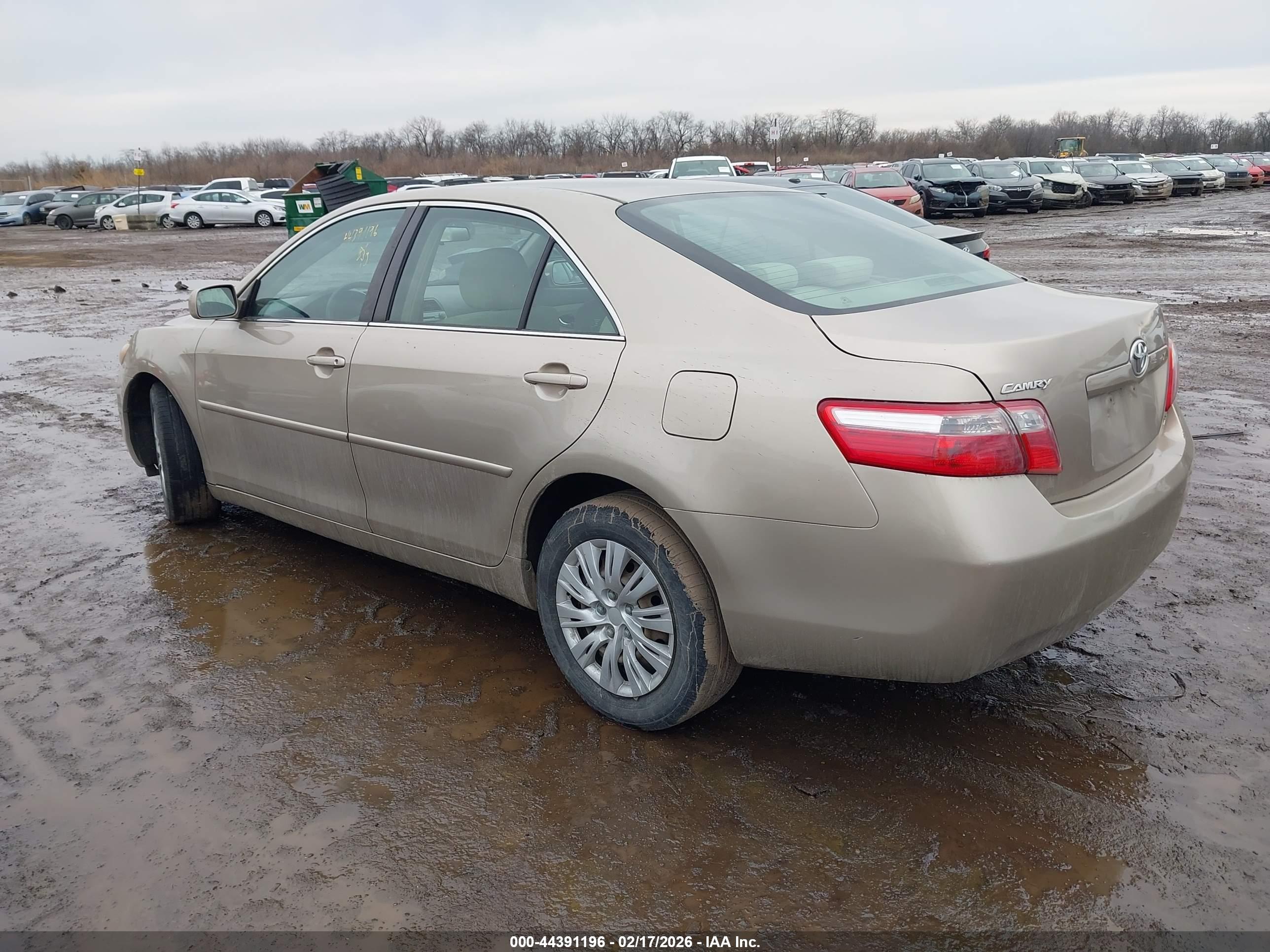 TOYOTA CAMRY image 3
