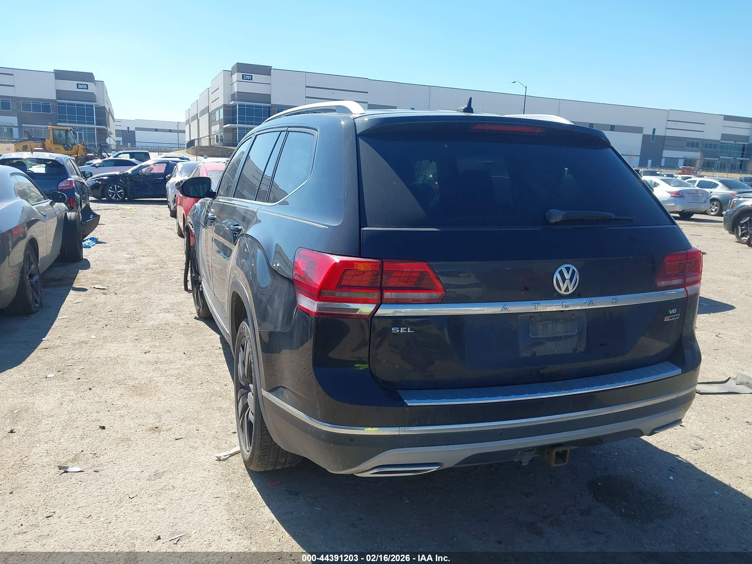 VOLKSWAGEN ATLAS image 3