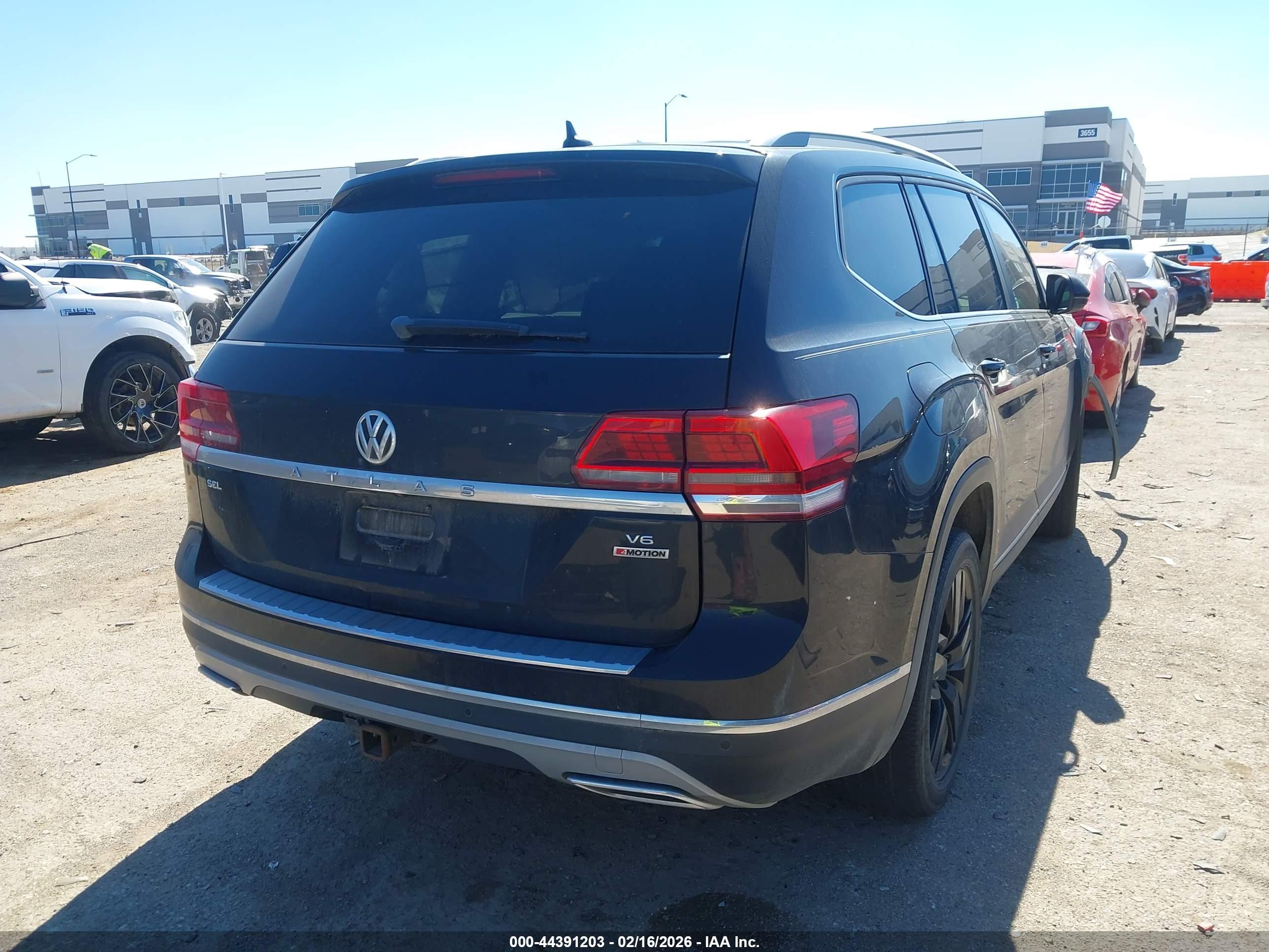 VOLKSWAGEN ATLAS image 4