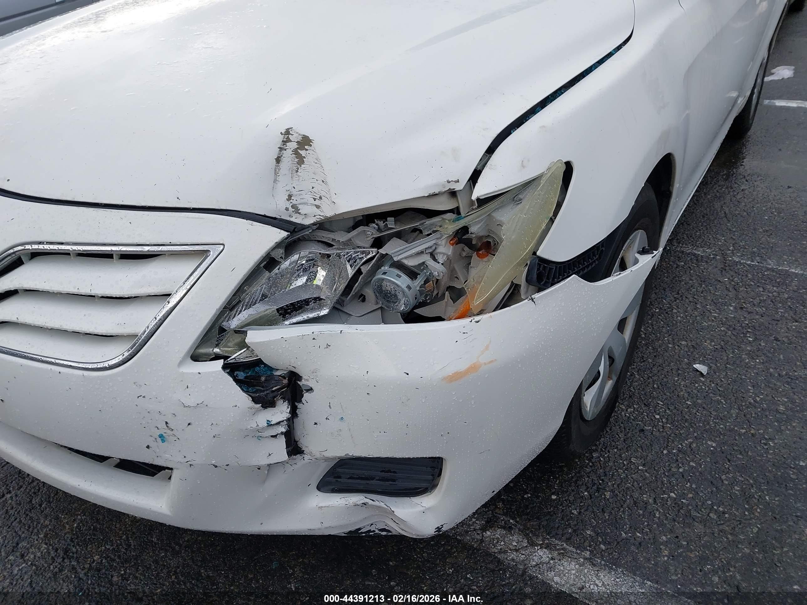 TOYOTA CAMRY image 6