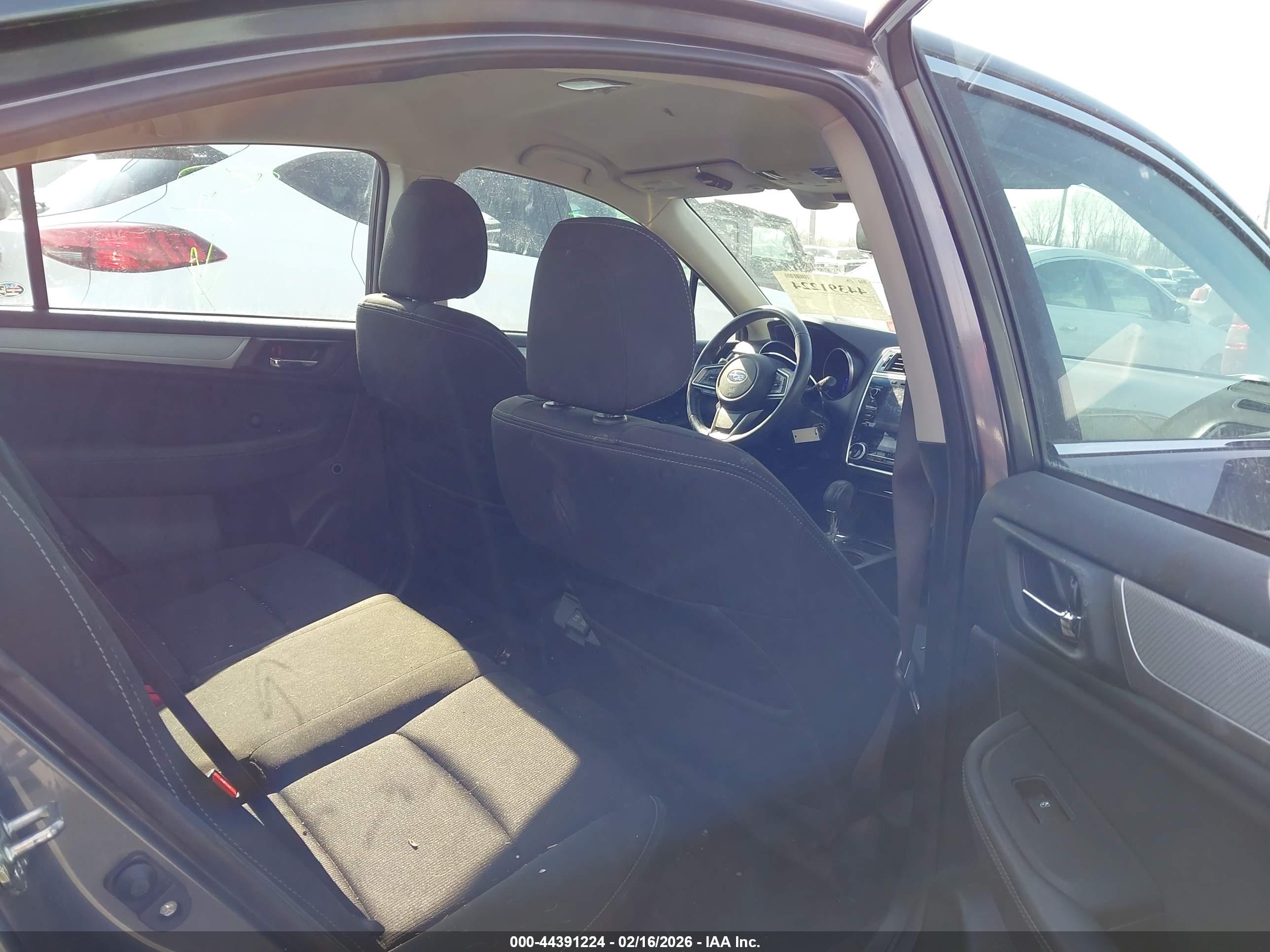 SUBARU LEGACY image 8