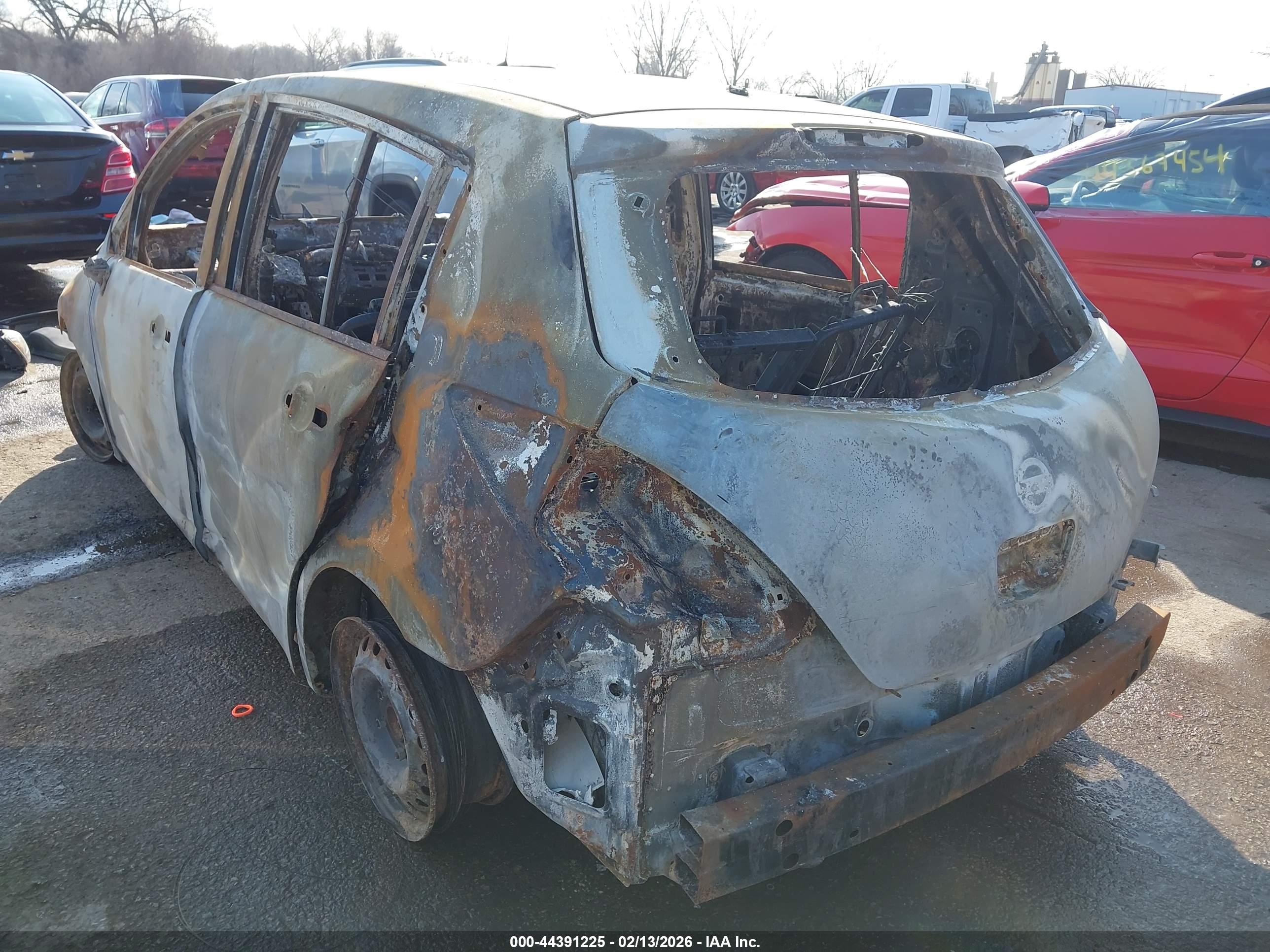 NISSAN VERSA image 3