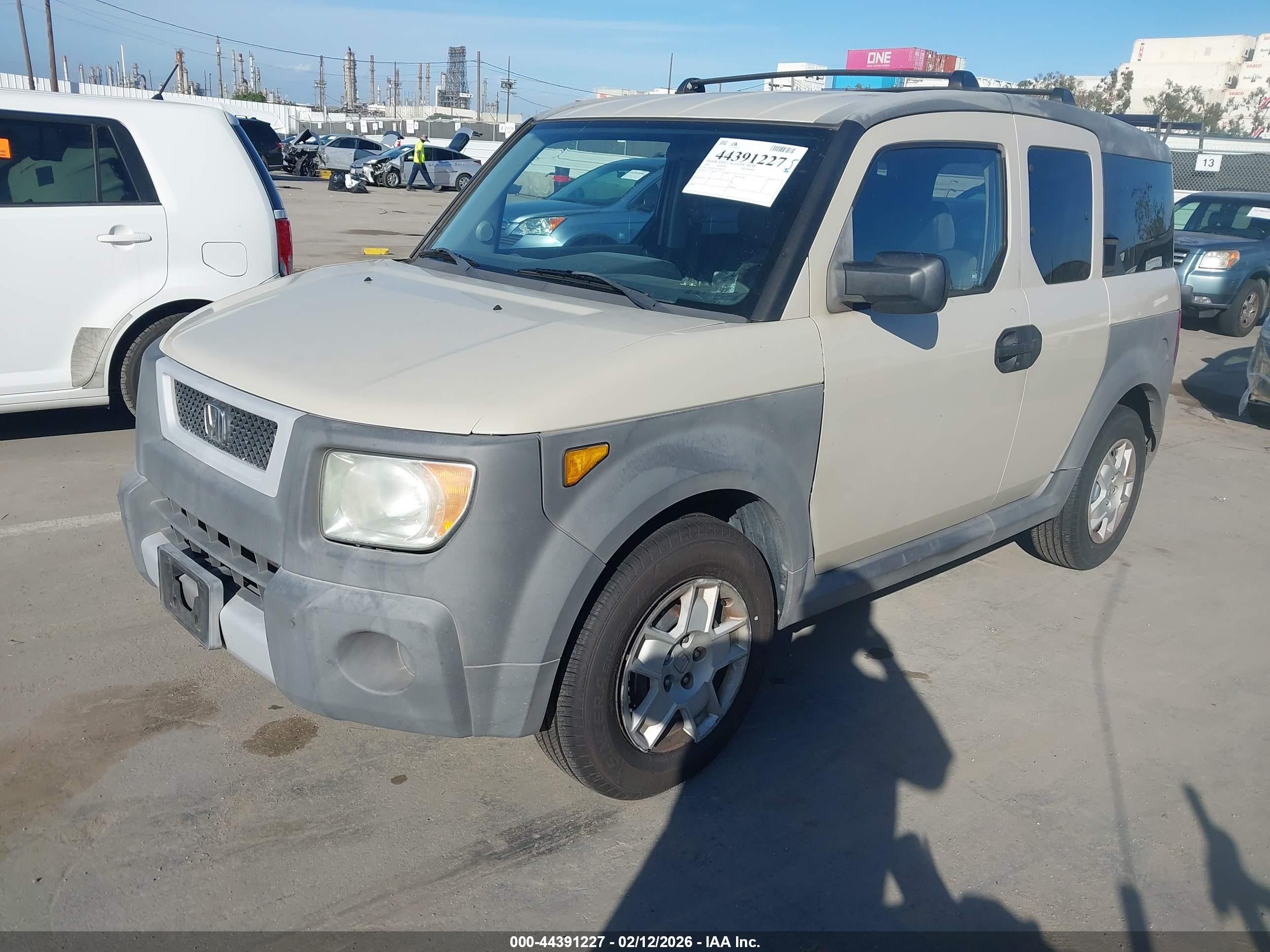 HONDA ELEMENT image 2