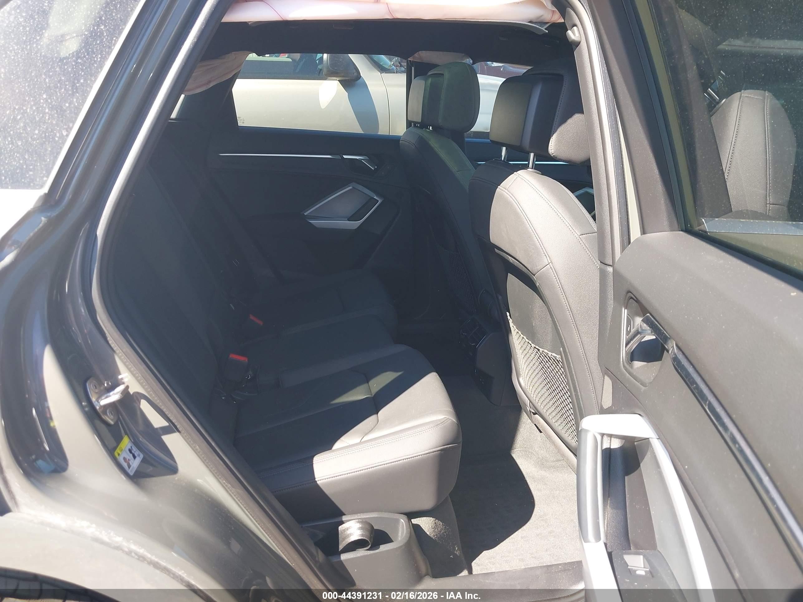 AUDI Q3 image 8