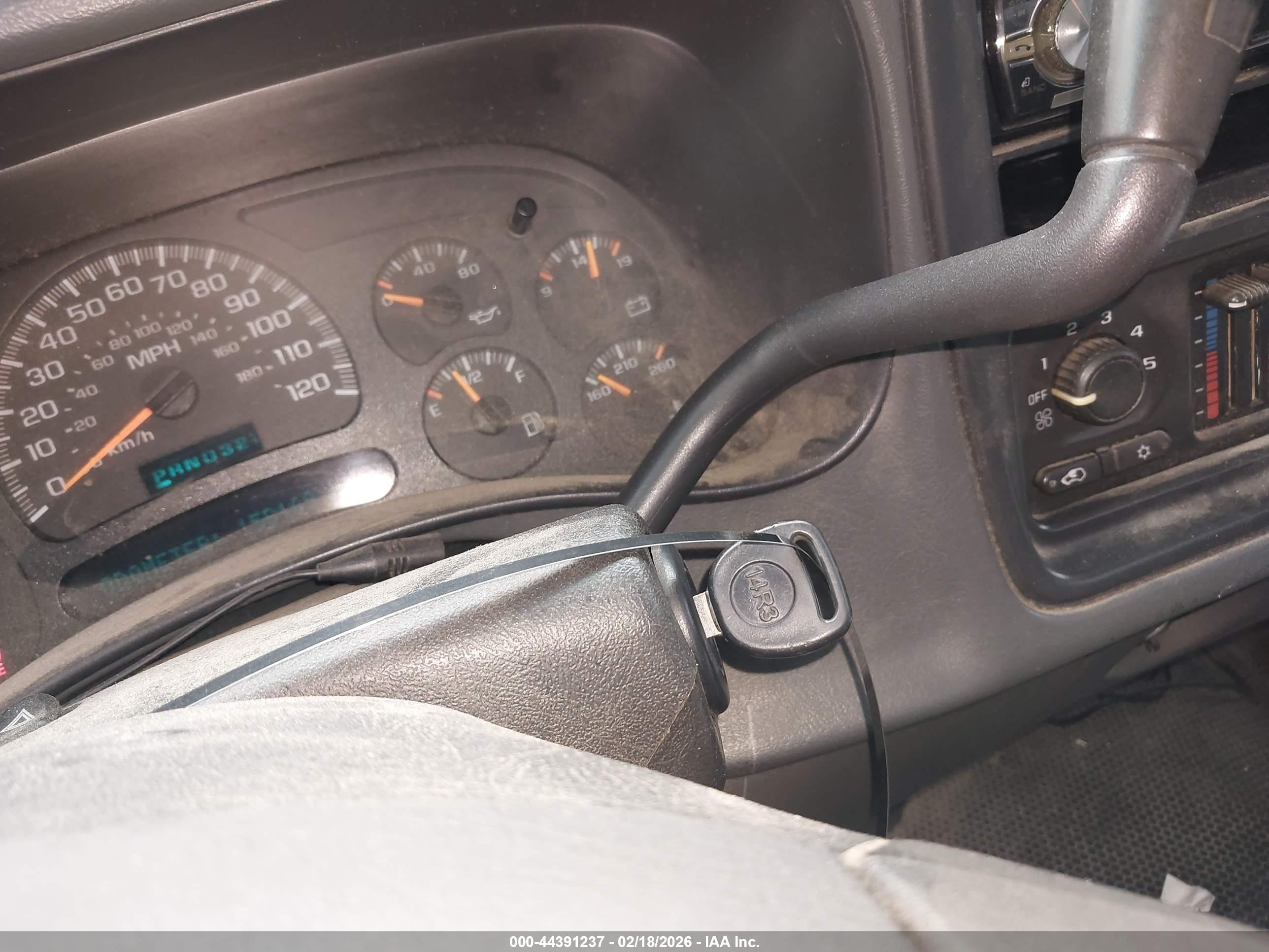 GMC SIERRA image 11