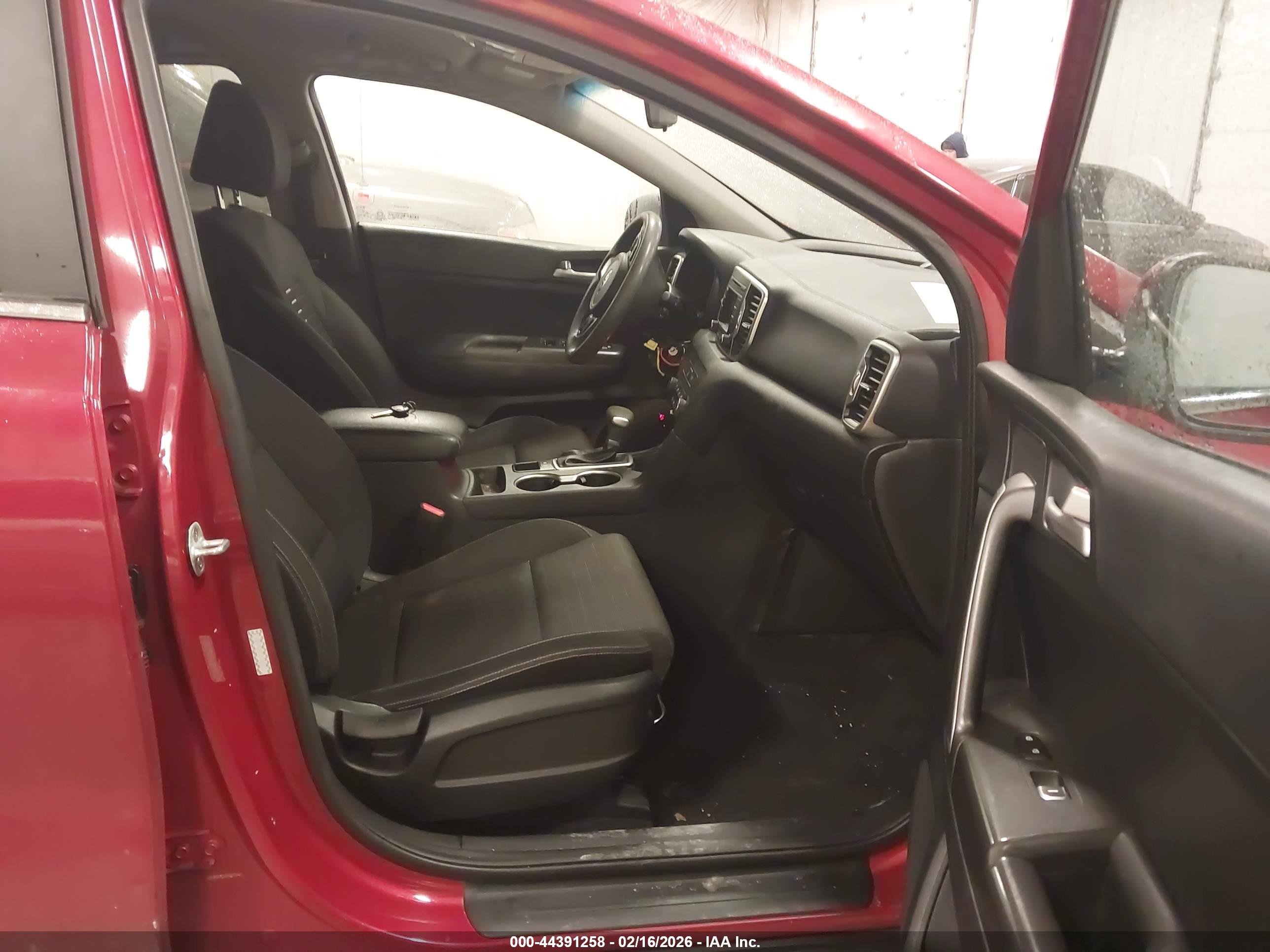 KIA SPORTAGE image 5