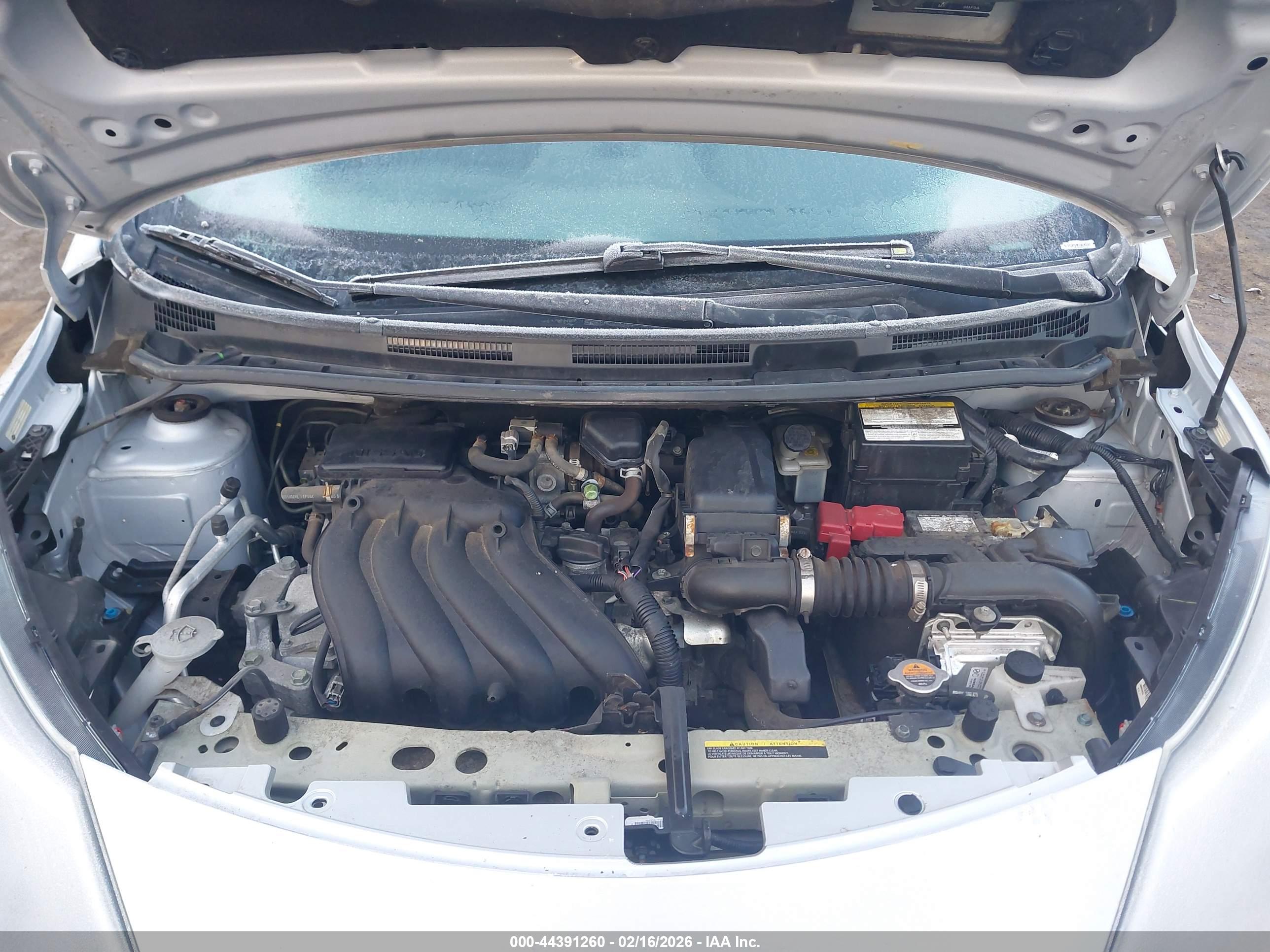 NISSAN VERSA image 10