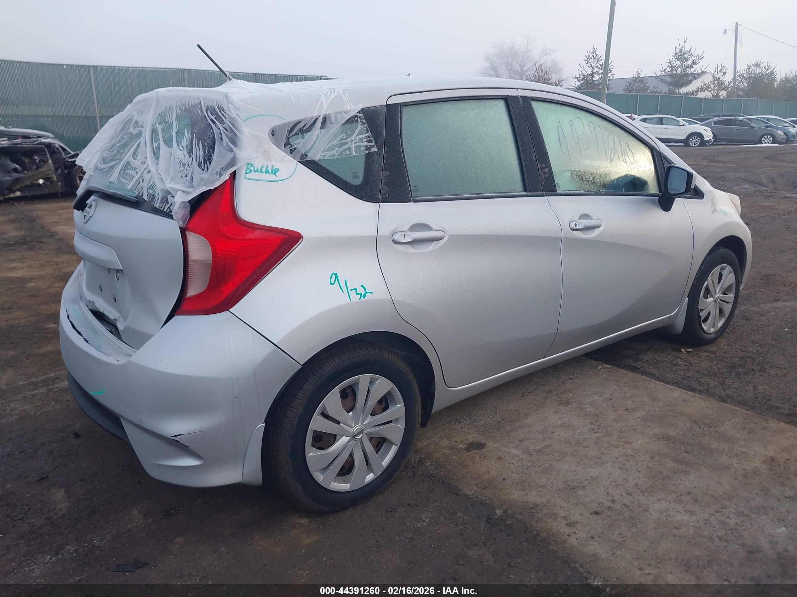 NISSAN VERSA image 4