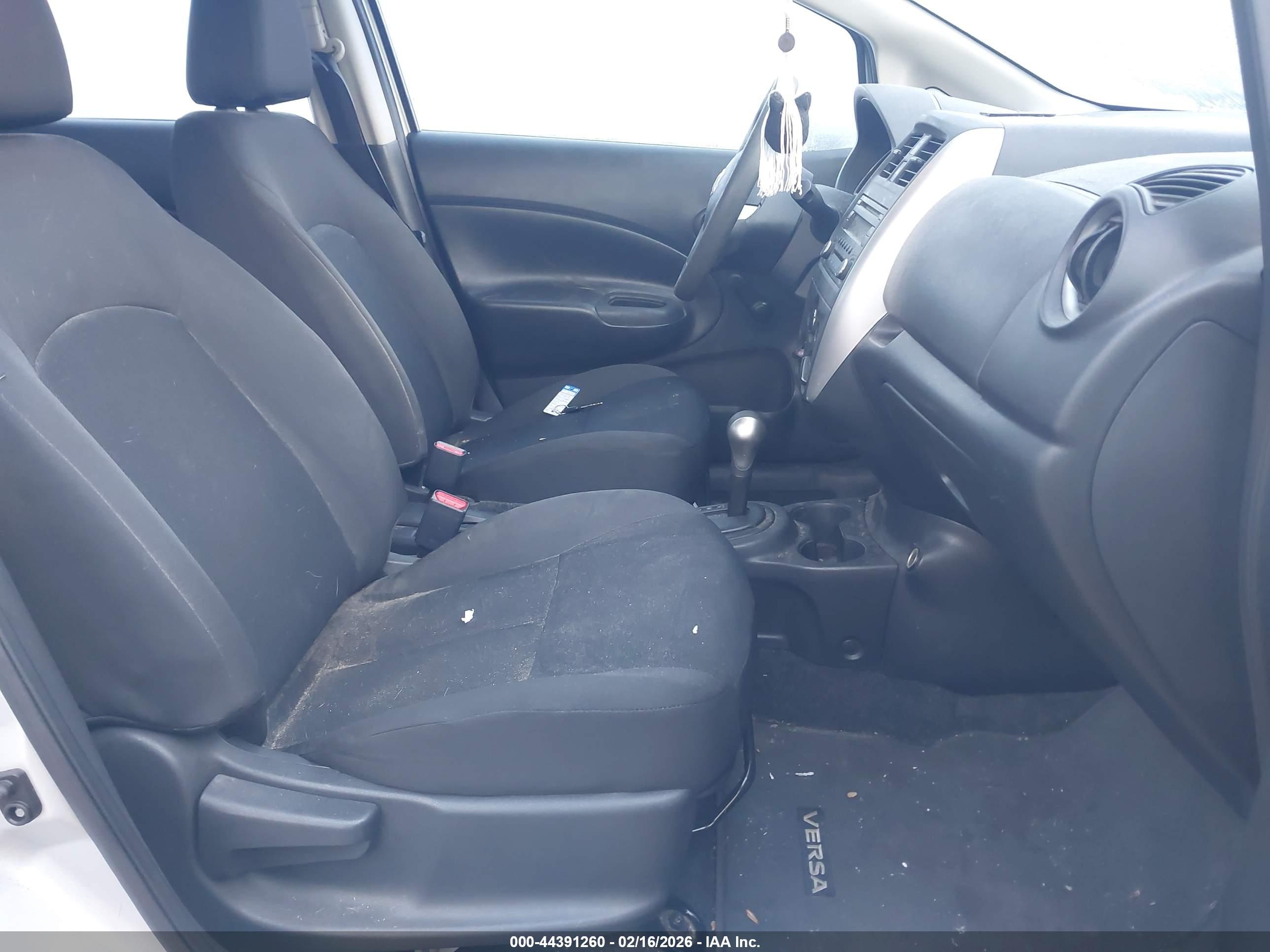 NISSAN VERSA image 5