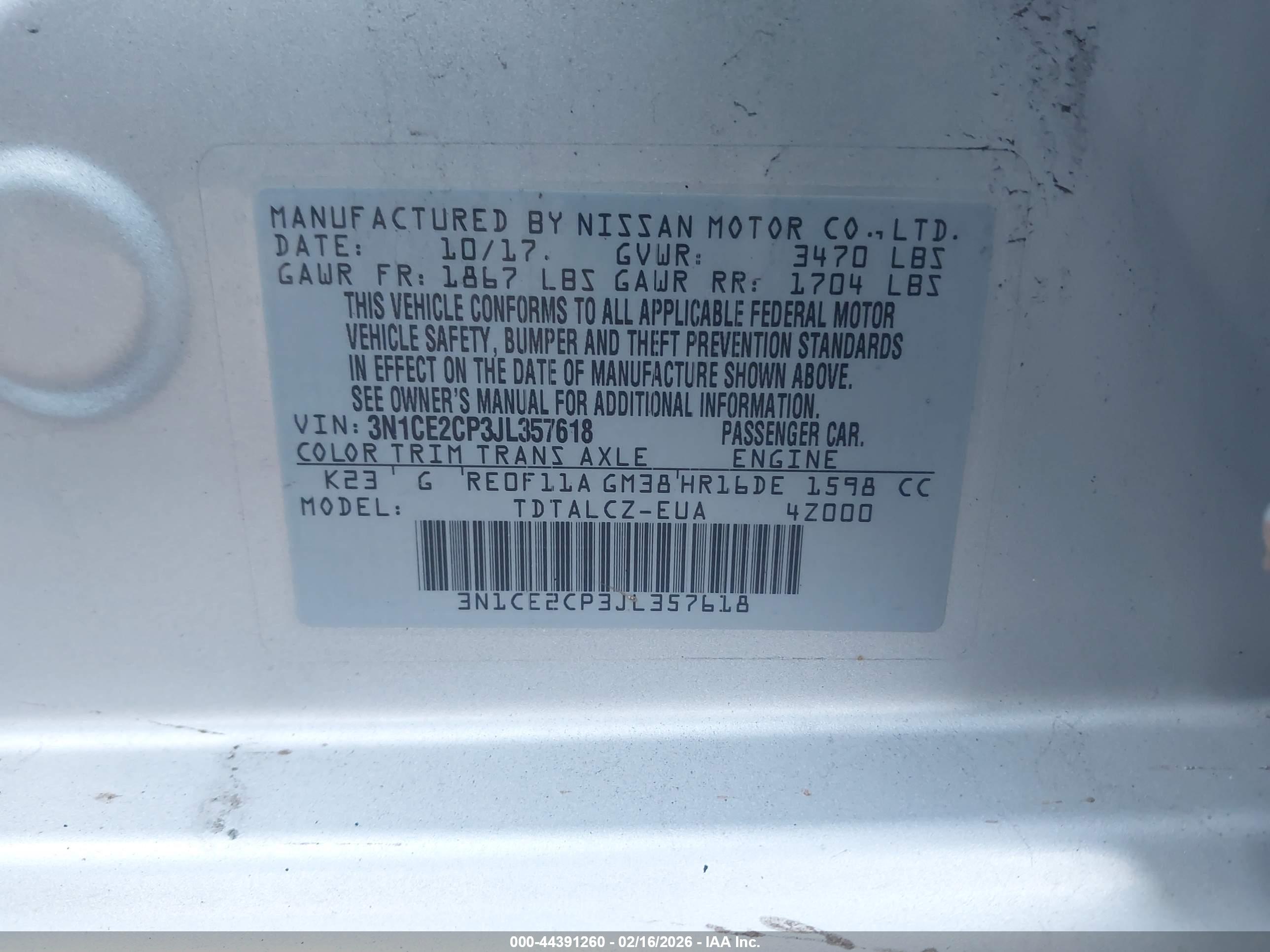 NISSAN VERSA image 9