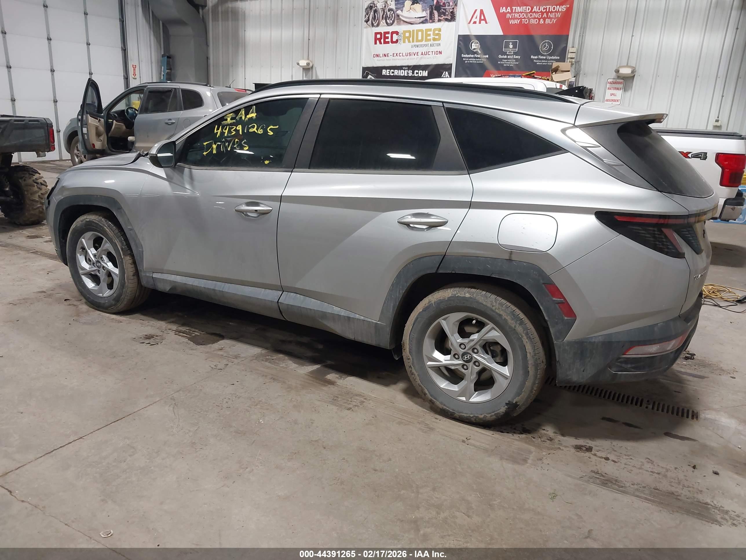 HYUNDAI TUCSON image 3