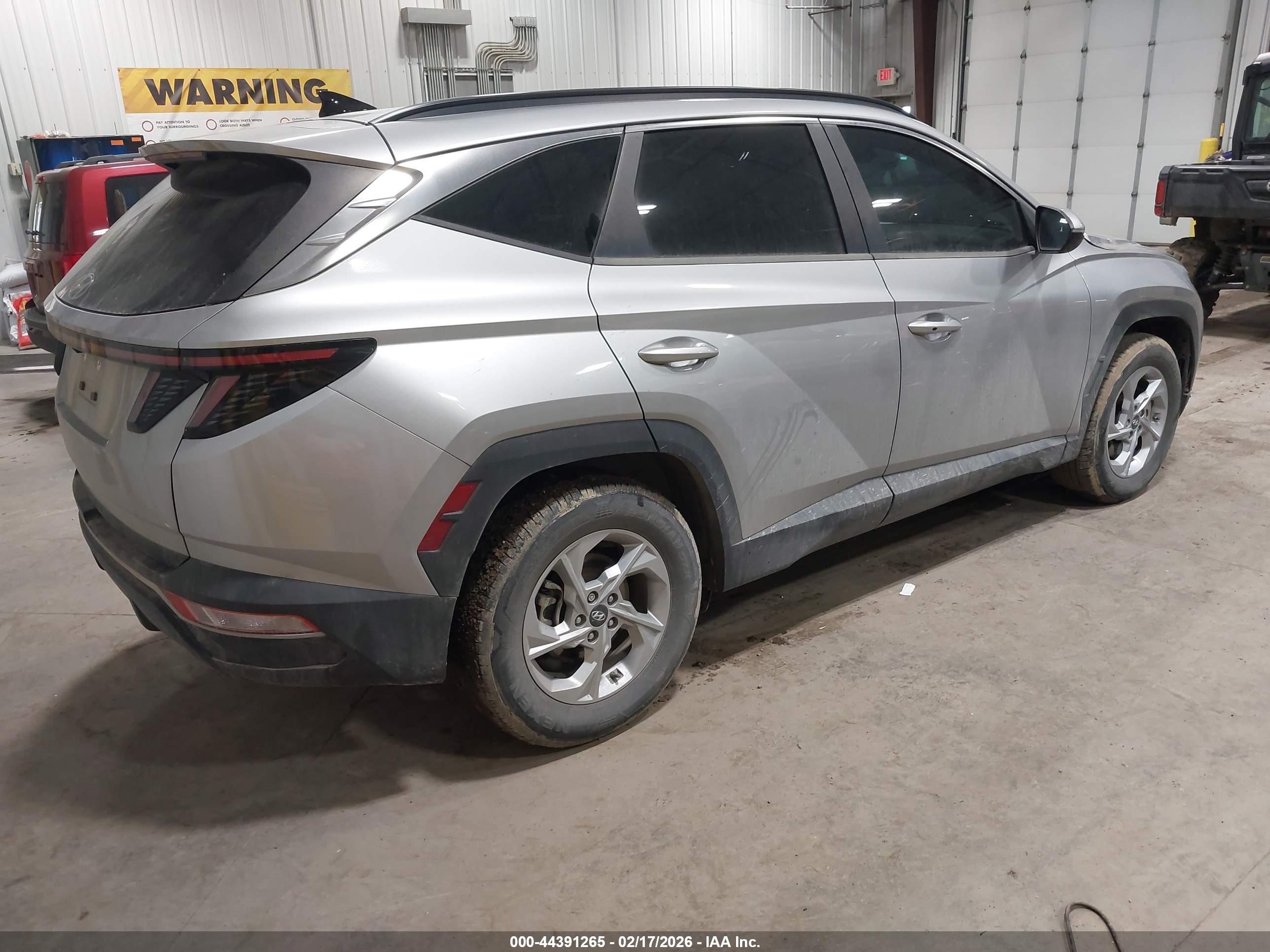 HYUNDAI TUCSON image 4