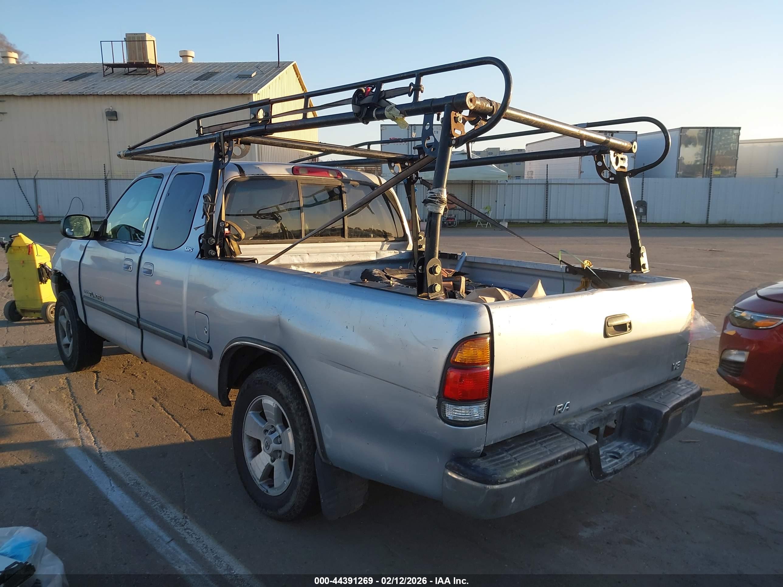 TOYOTA TUNDRA image 3