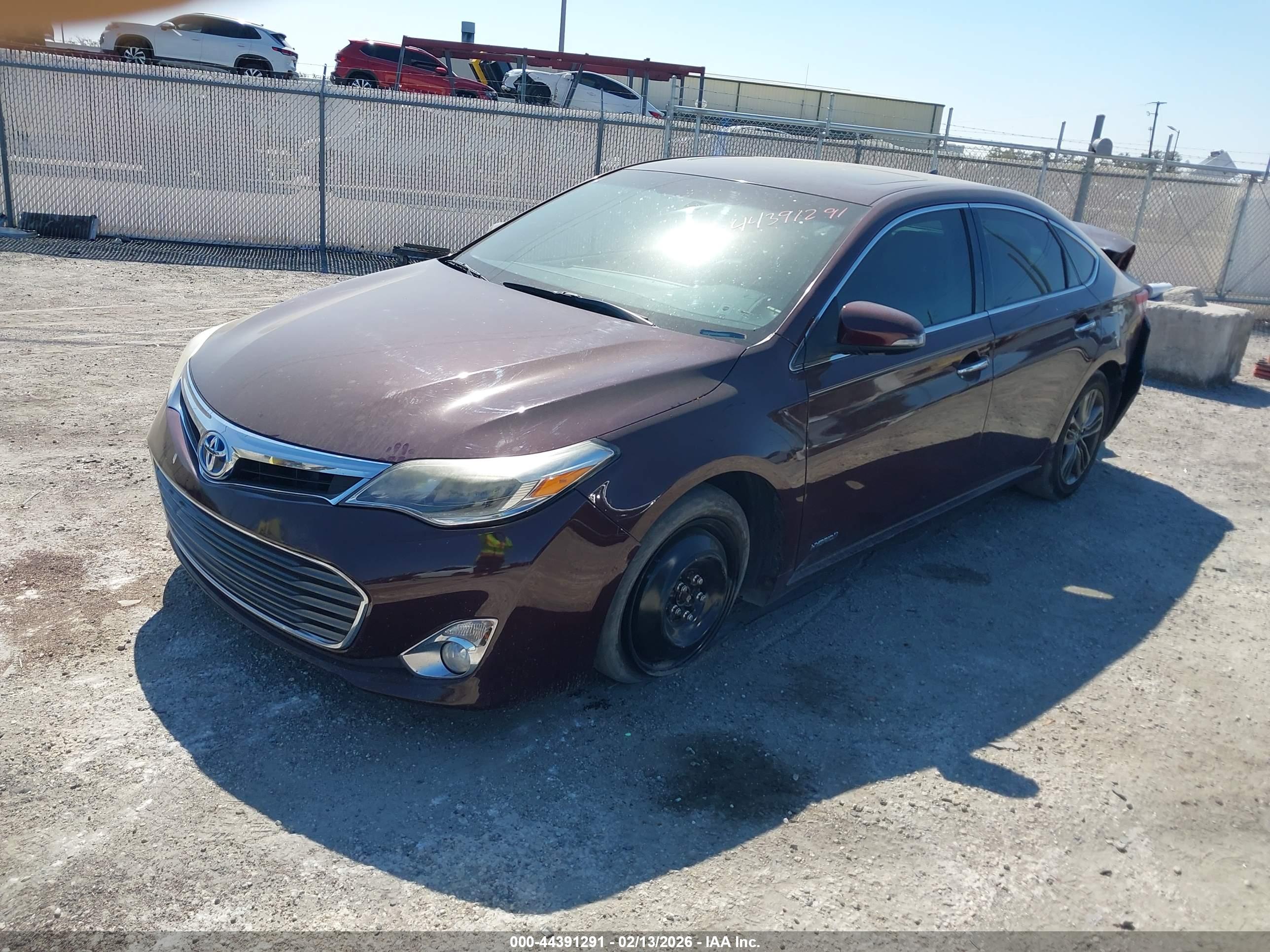 TOYOTA AVALON image 2
