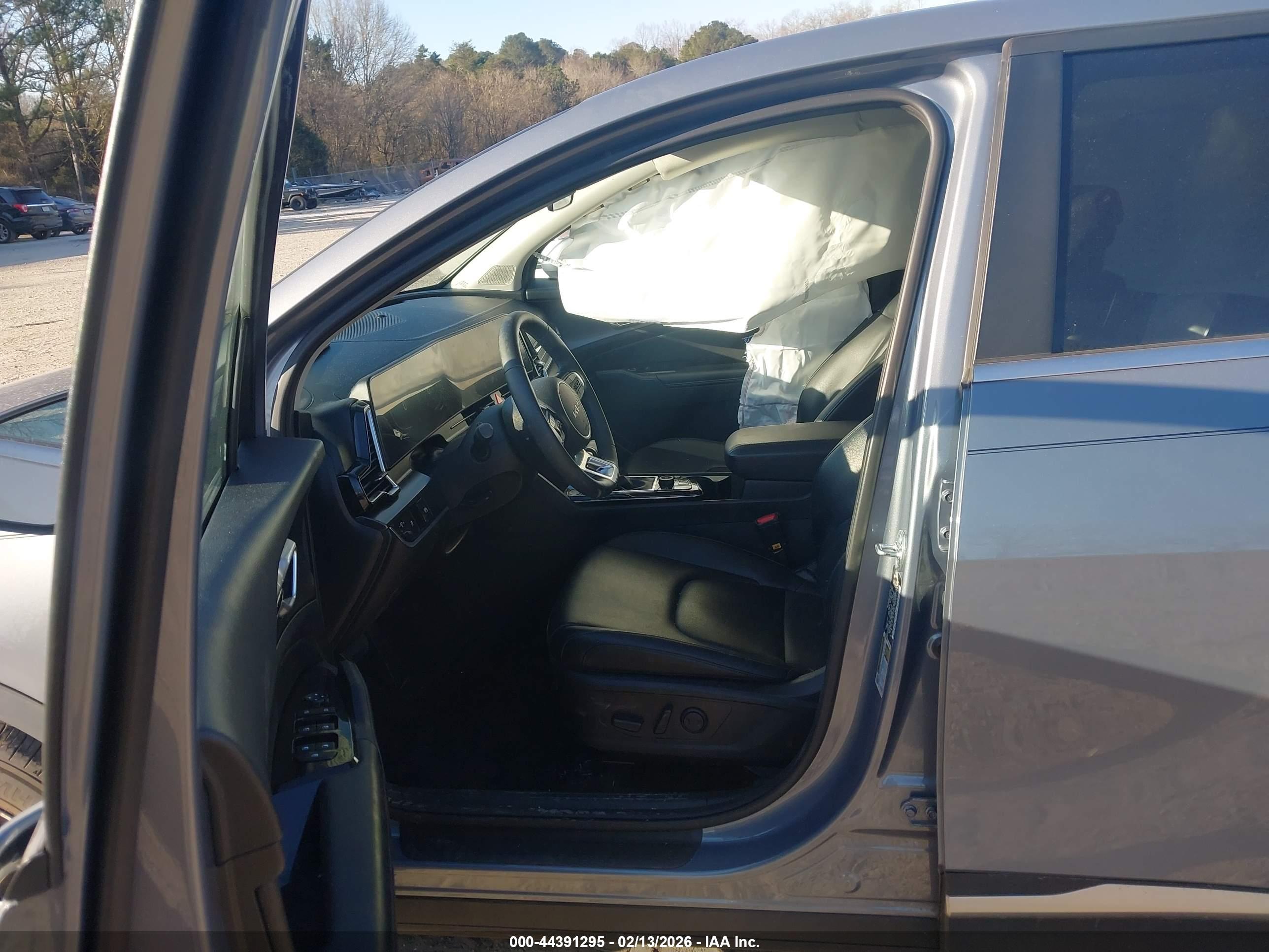 KIA SPORTAGE image 5