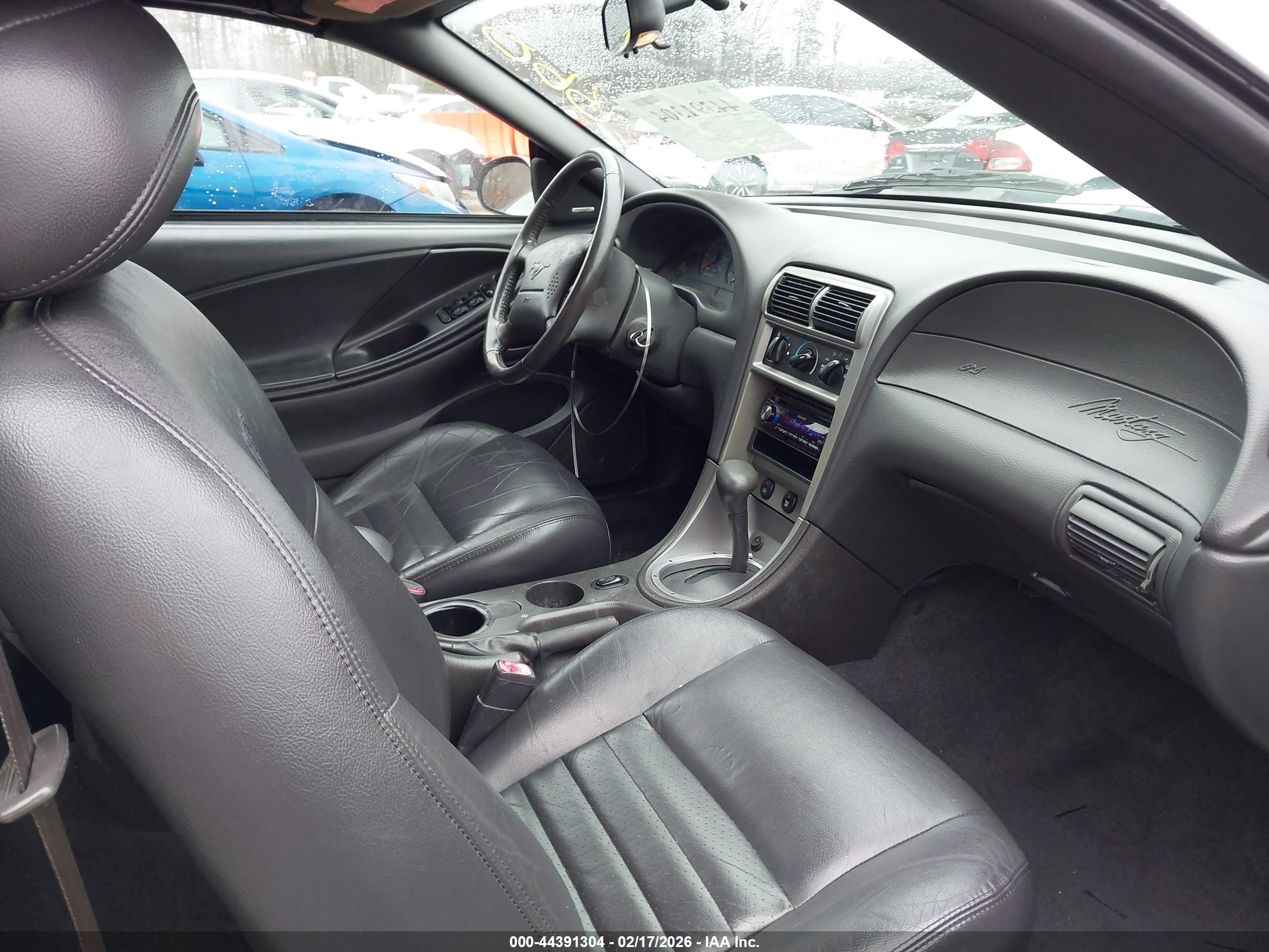 FORD MUSTANG image 5
