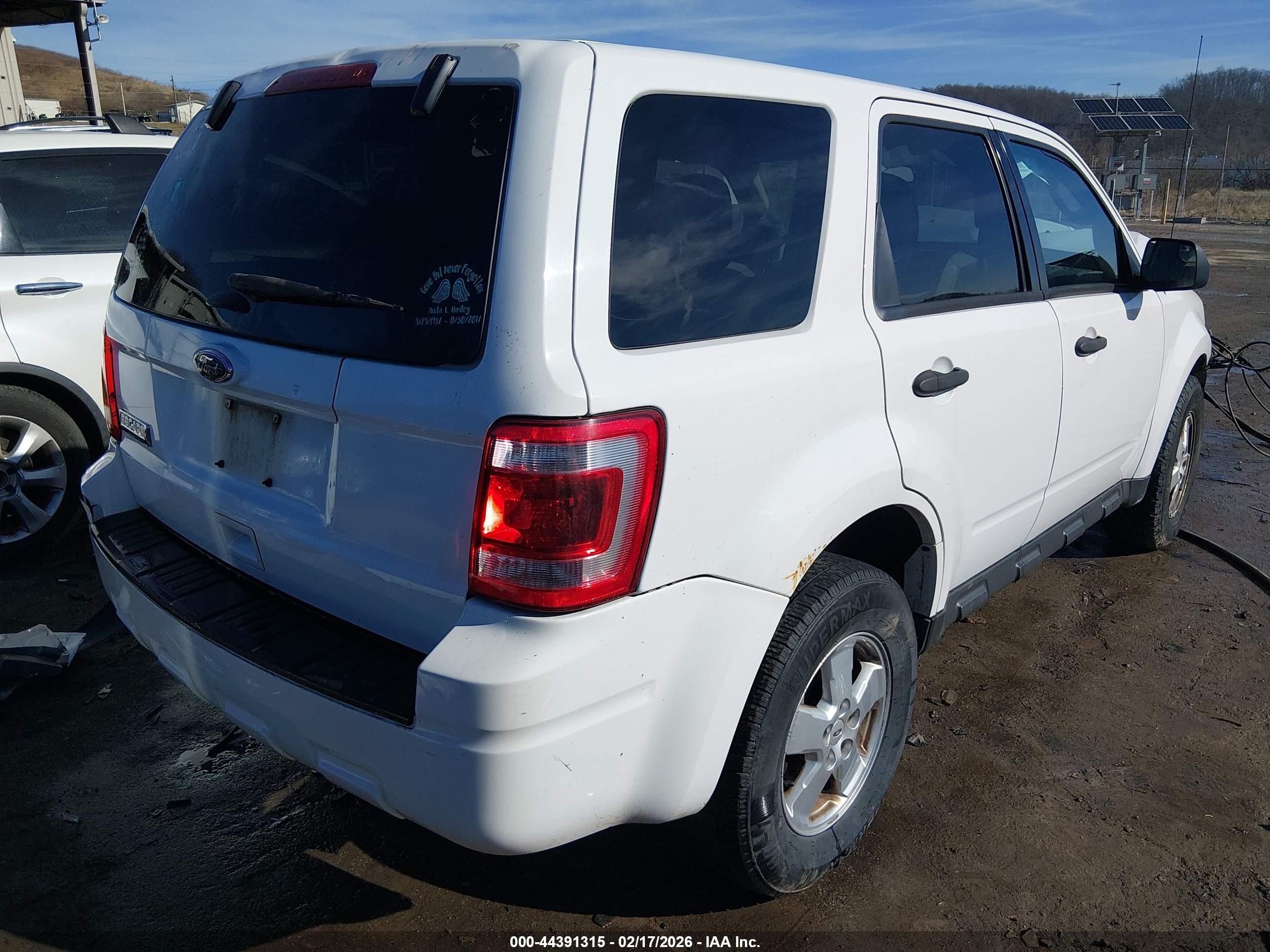 FORD ESCAPE image 4
