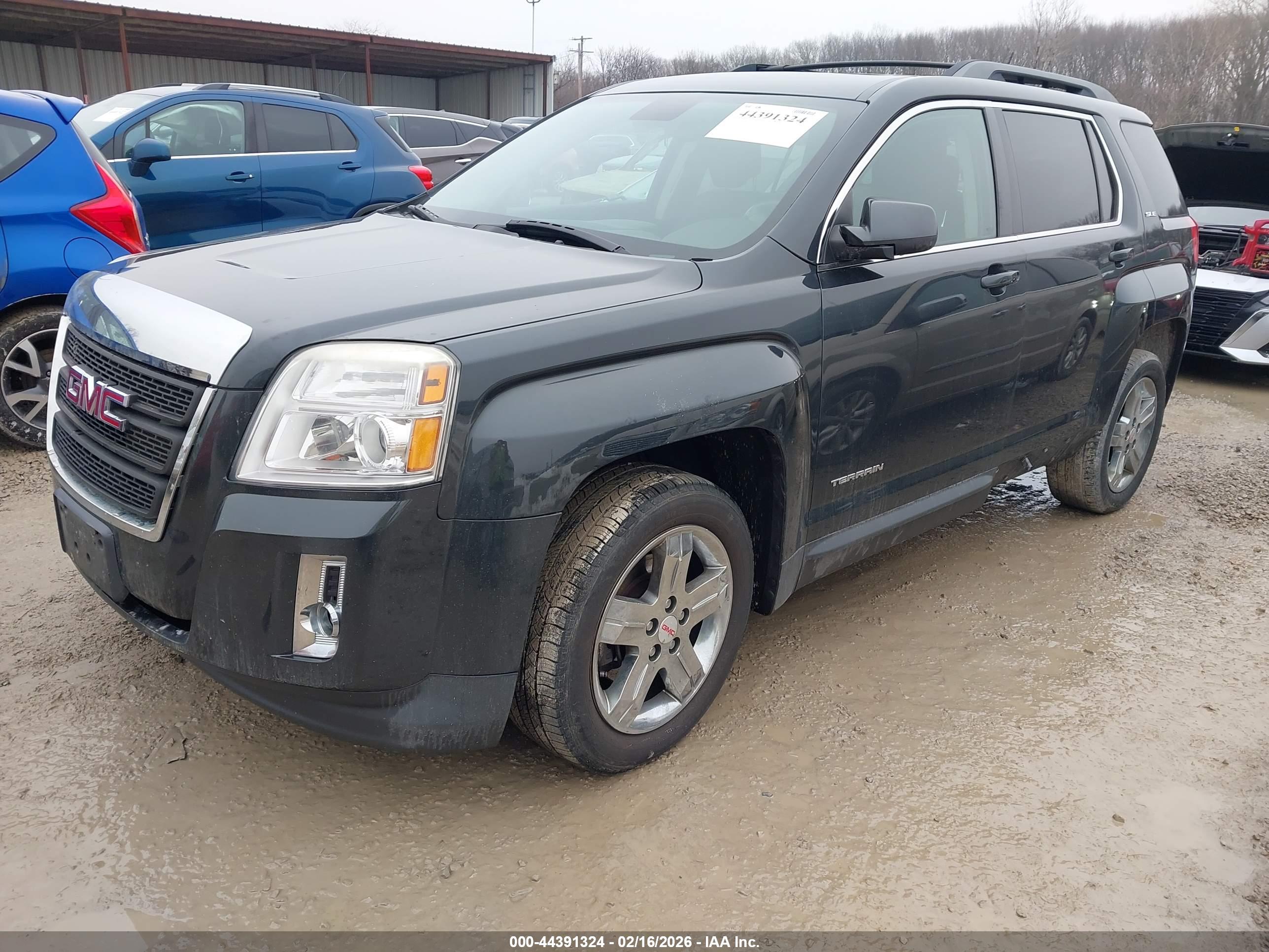 GMC TERRAIN image 2