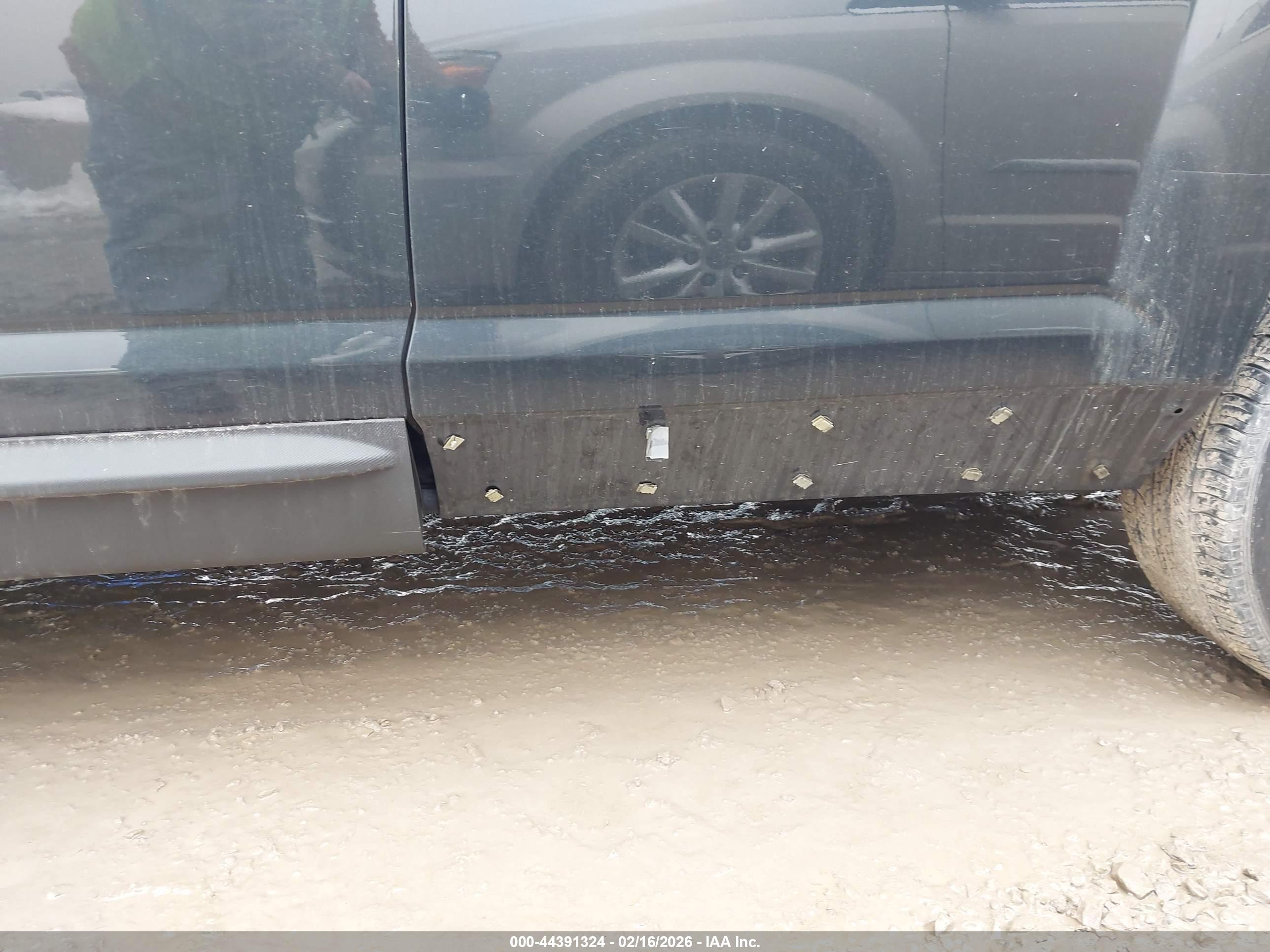GMC TERRAIN image 6