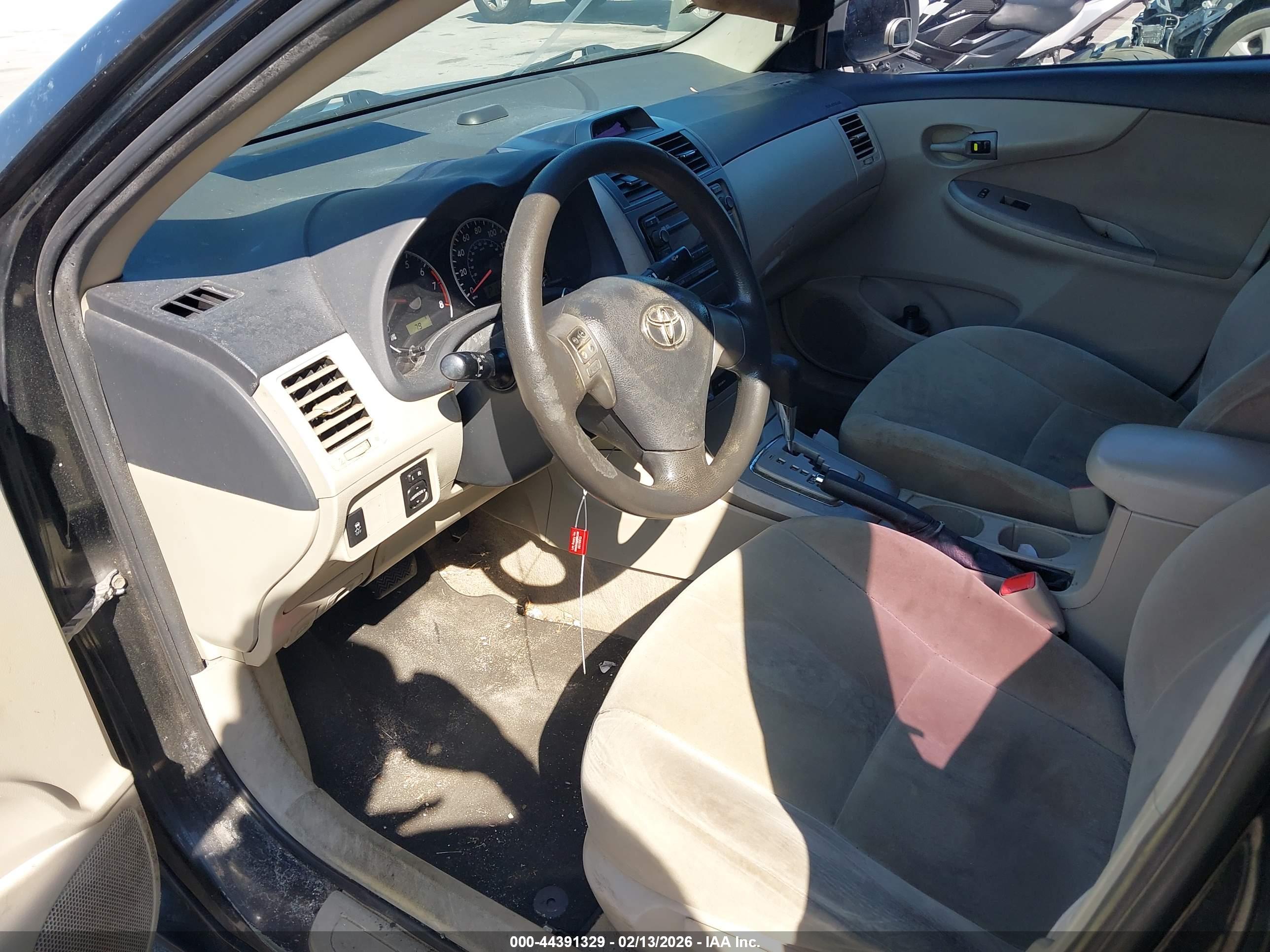 TOYOTA COROLLA image 5