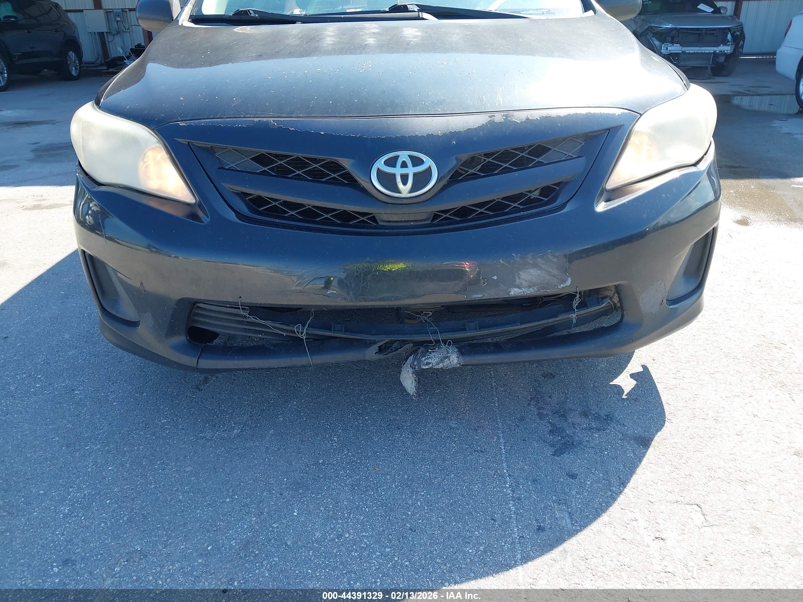 TOYOTA COROLLA image 6