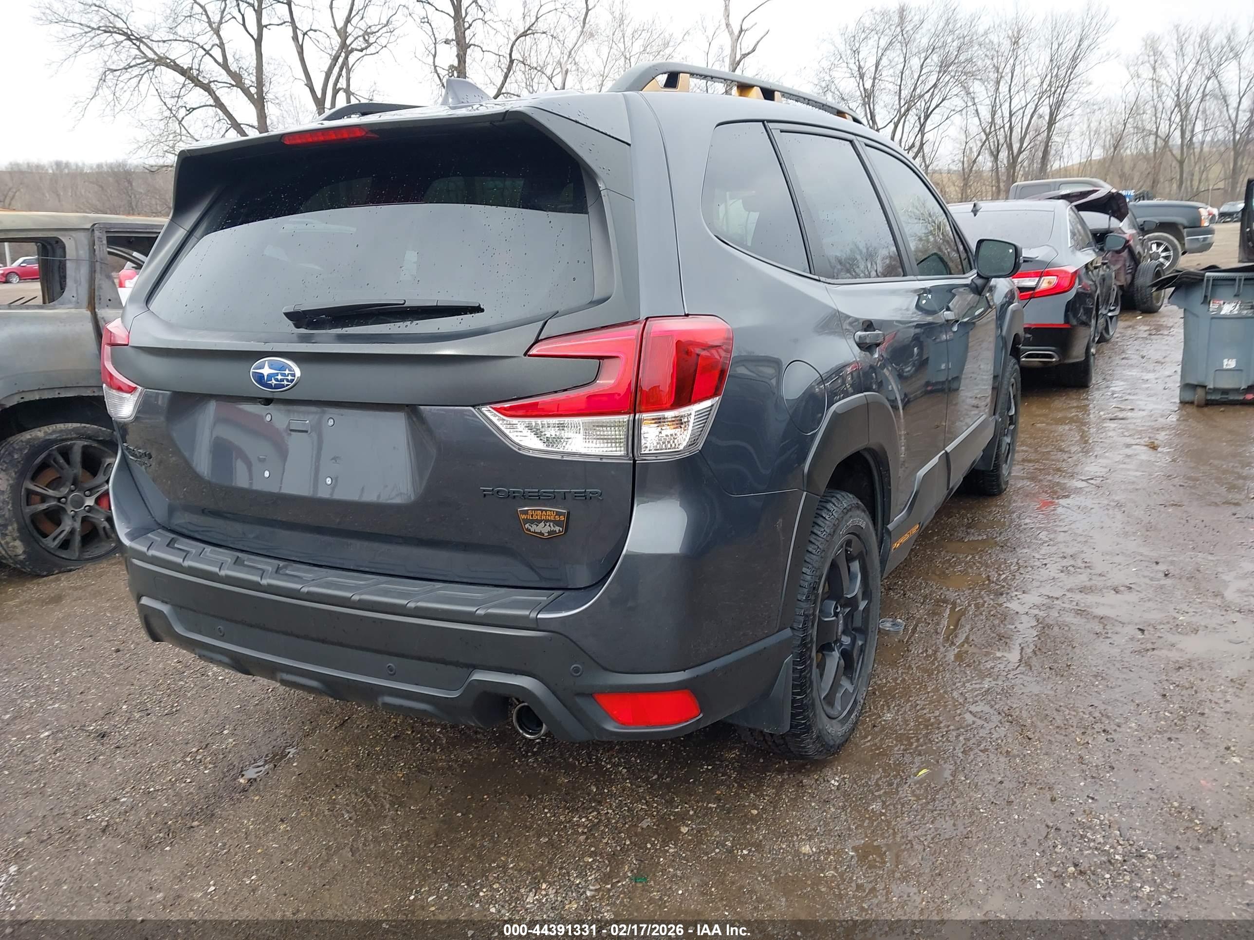 SUBARU FORESTER image 4