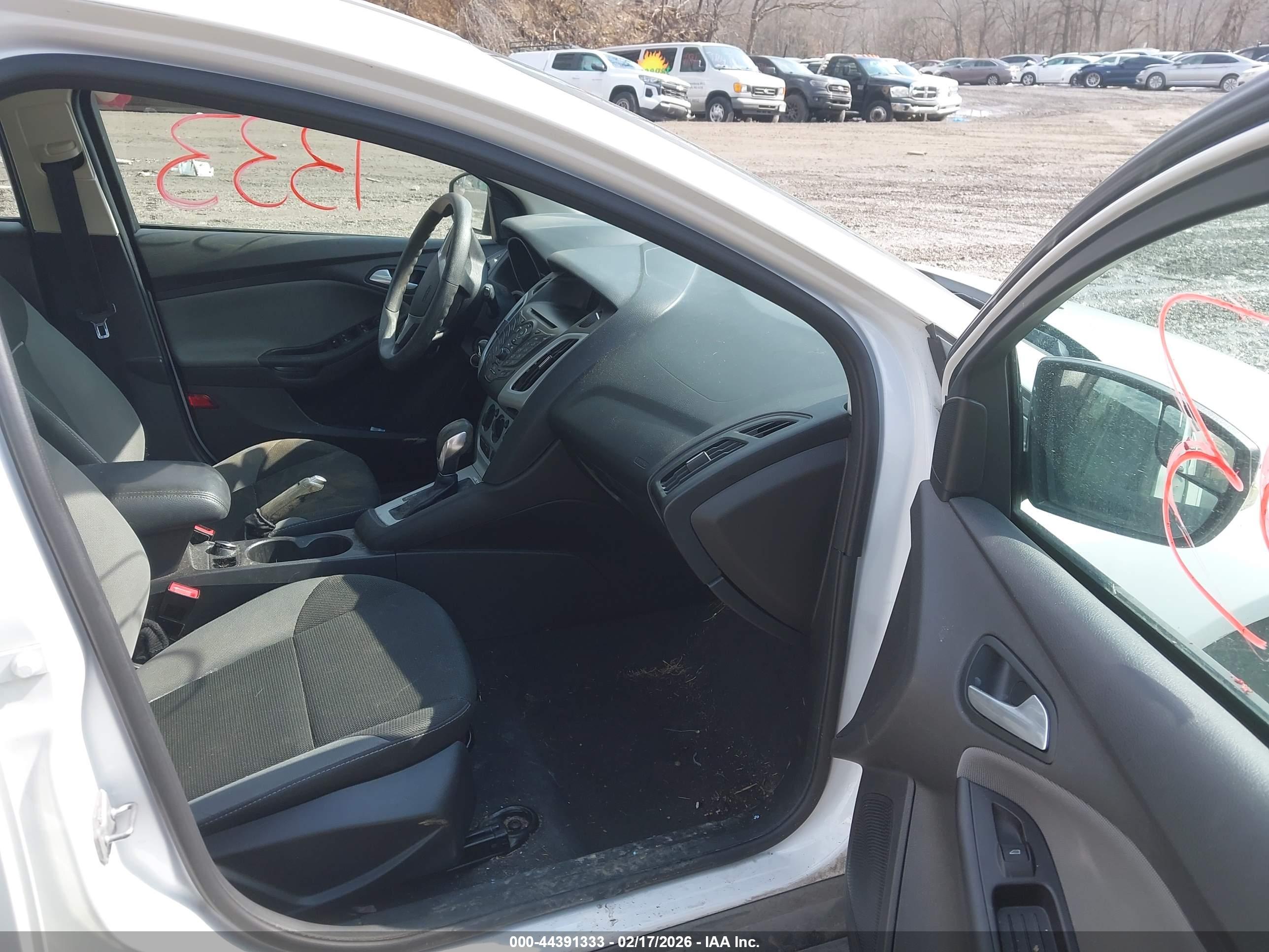 FORD FOCUS image 5