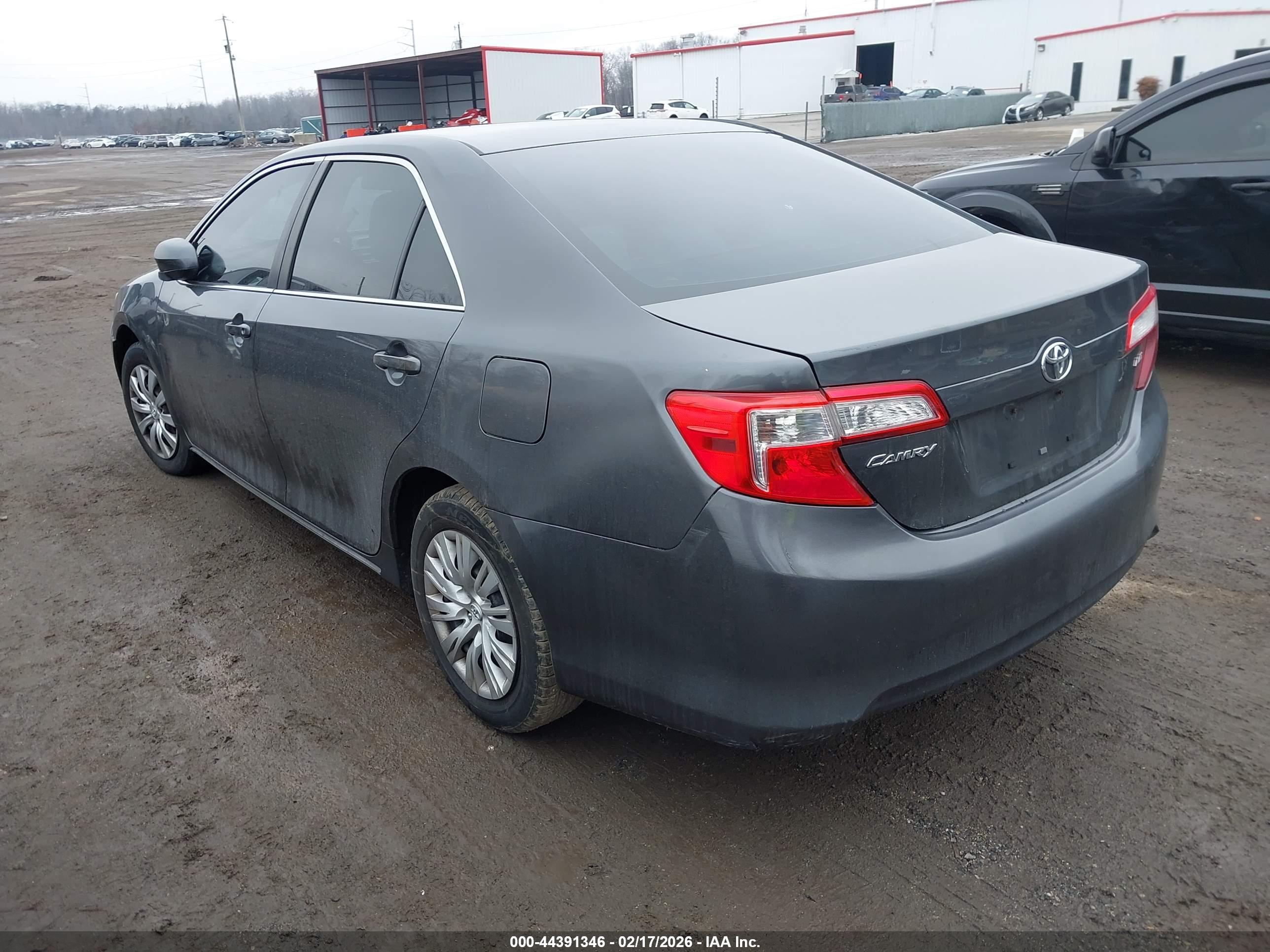 TOYOTA CAMRY image 3