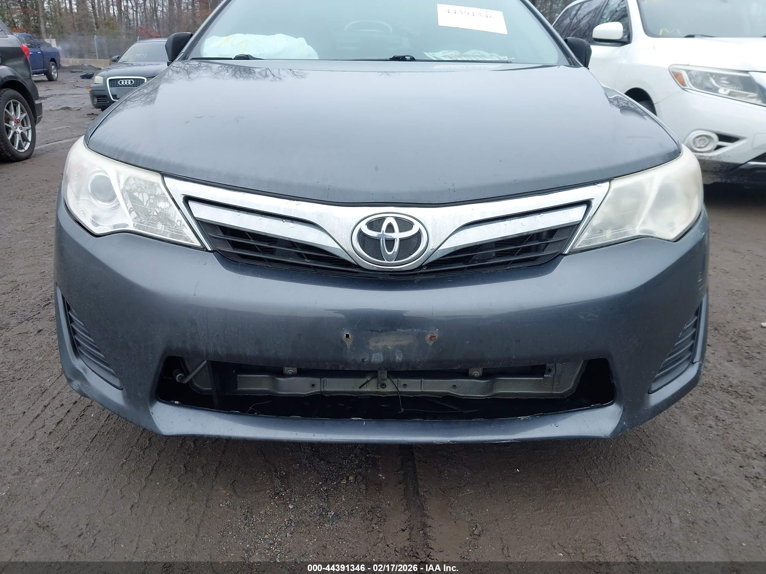 TOYOTA CAMRY image 6