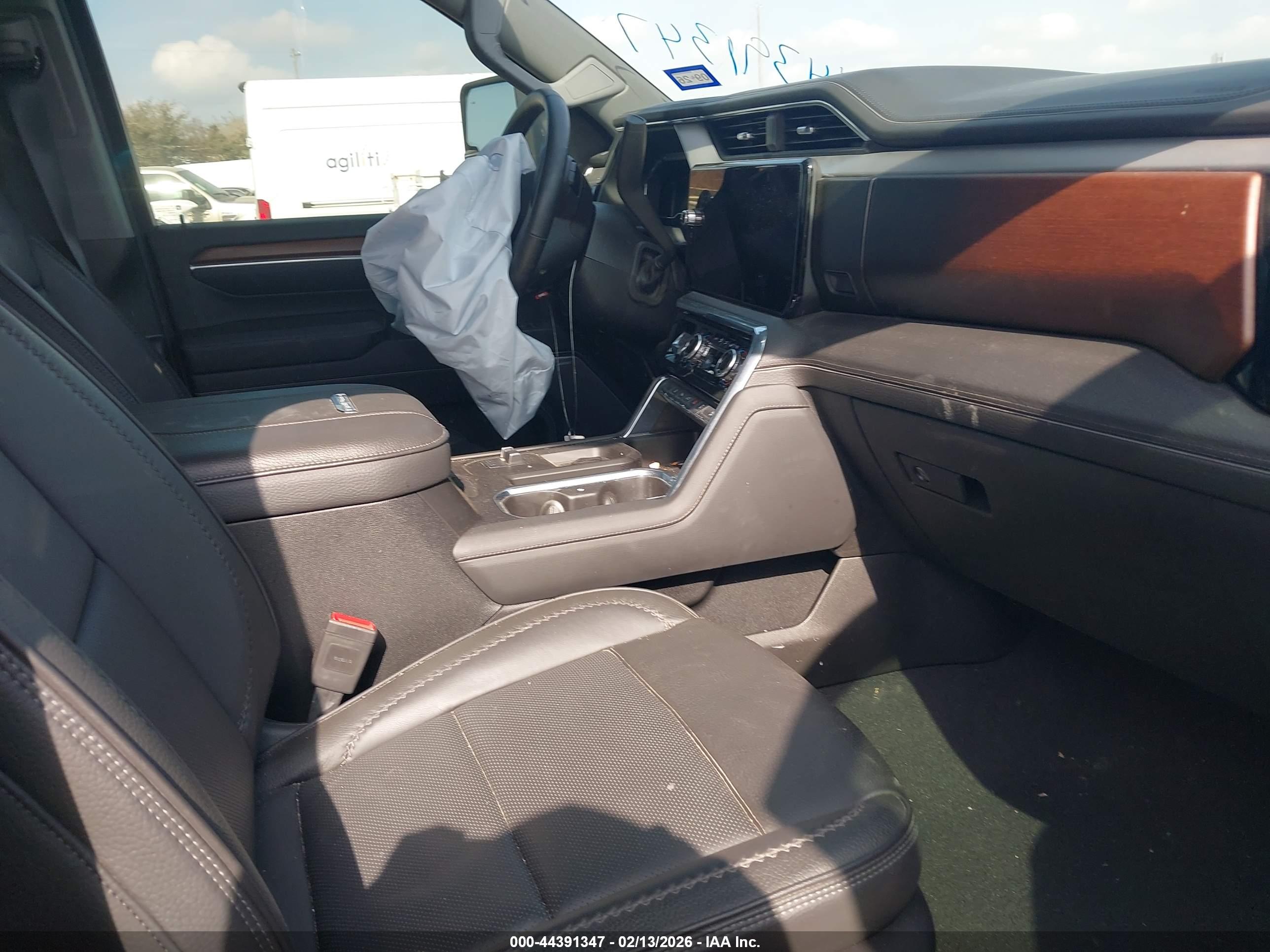 GMC SIERRA image 5